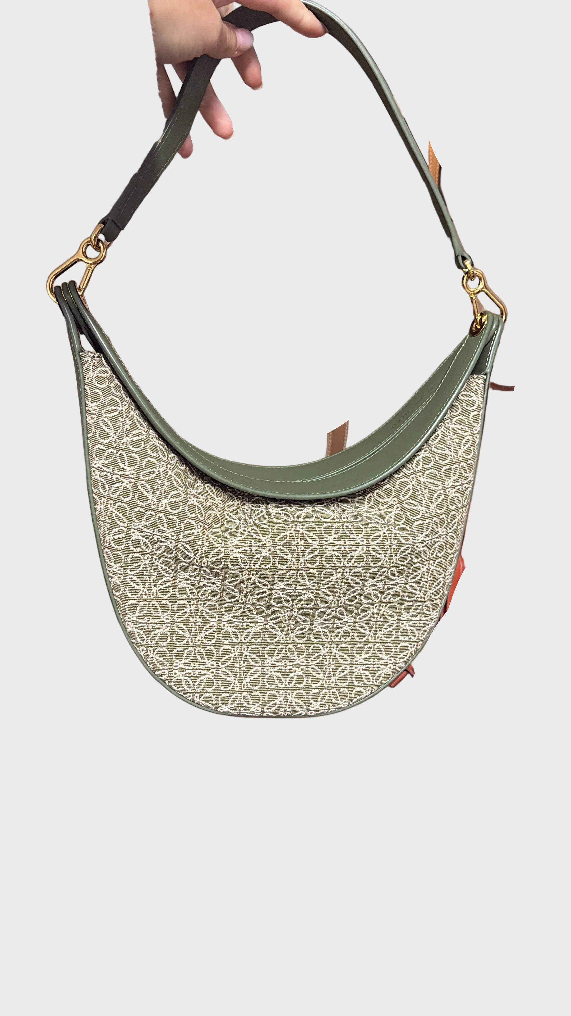 Loewe Luna Hobo Verde Anagrama