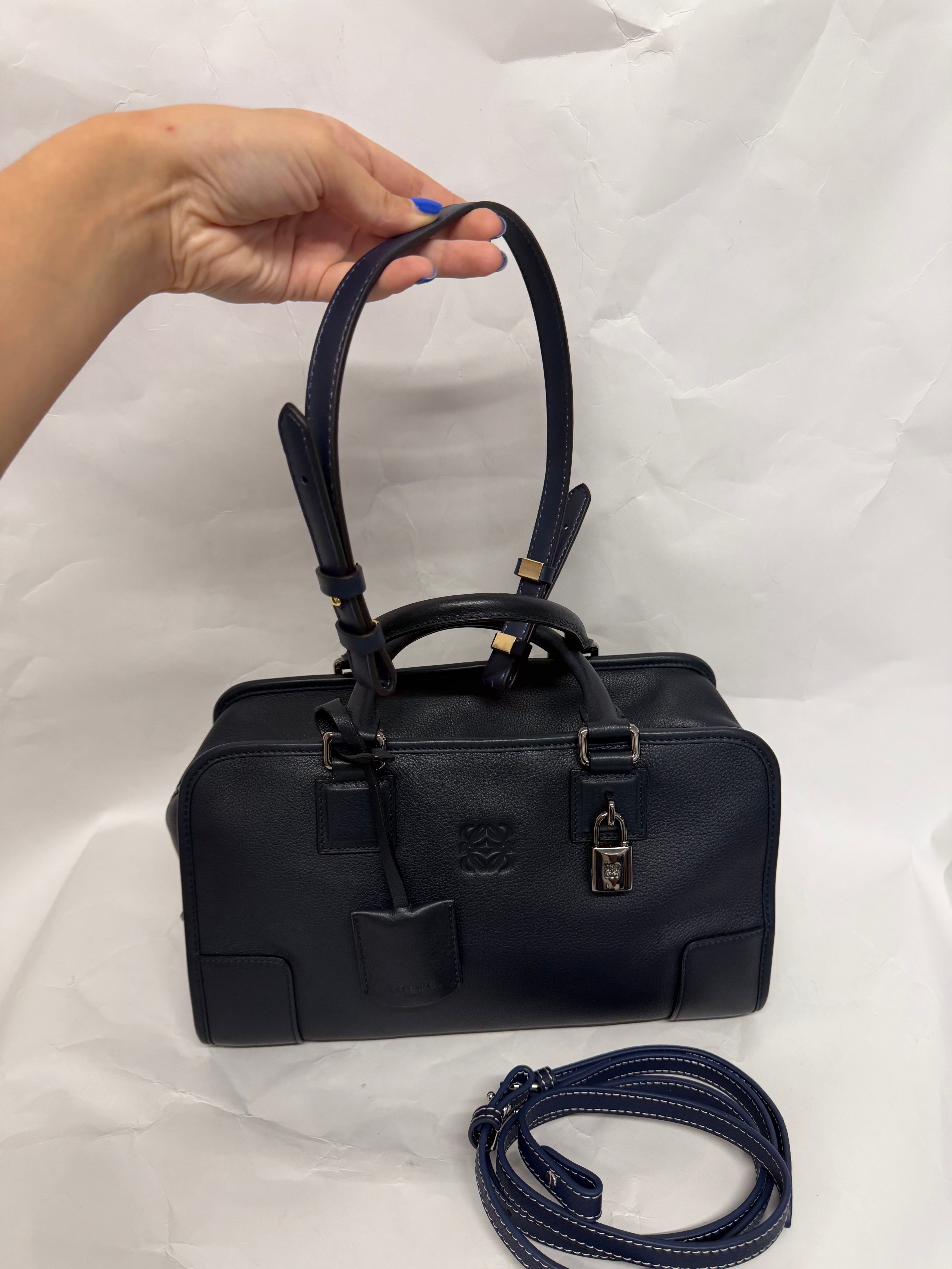 Loewe Amazona 28 Piel Azul Oscuro