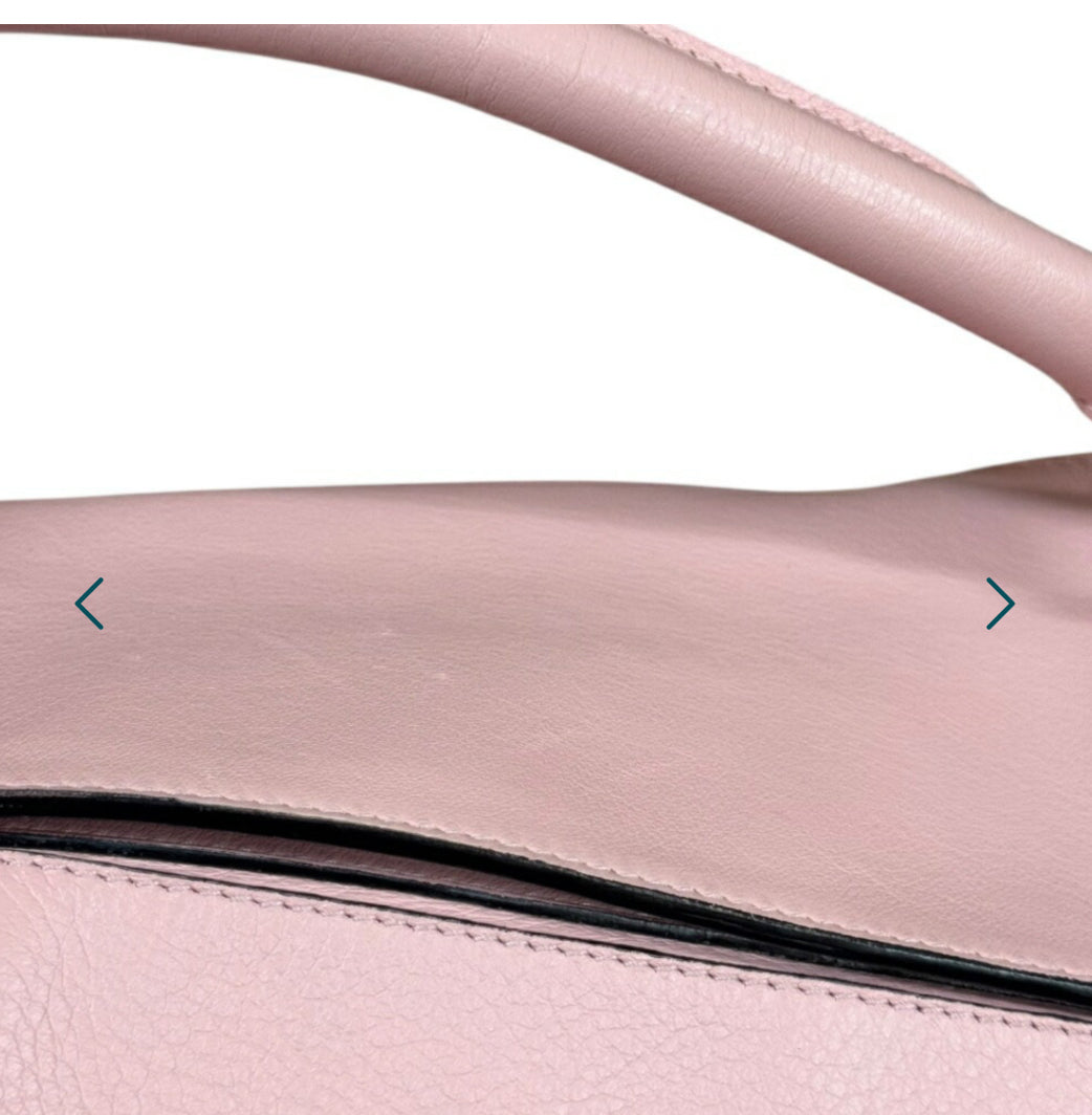 LOEWE Puzzle Rosa – Tamaño Mediano- bajo pedido