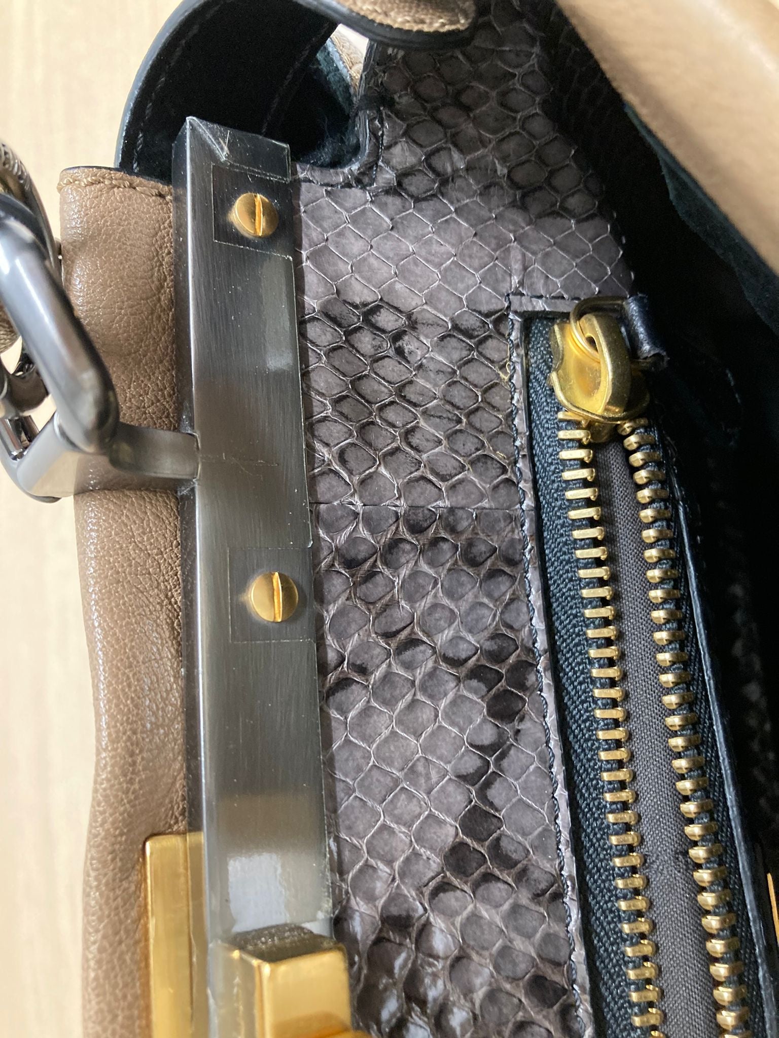 Fendi peekaboo Beige topo bandolera mediano