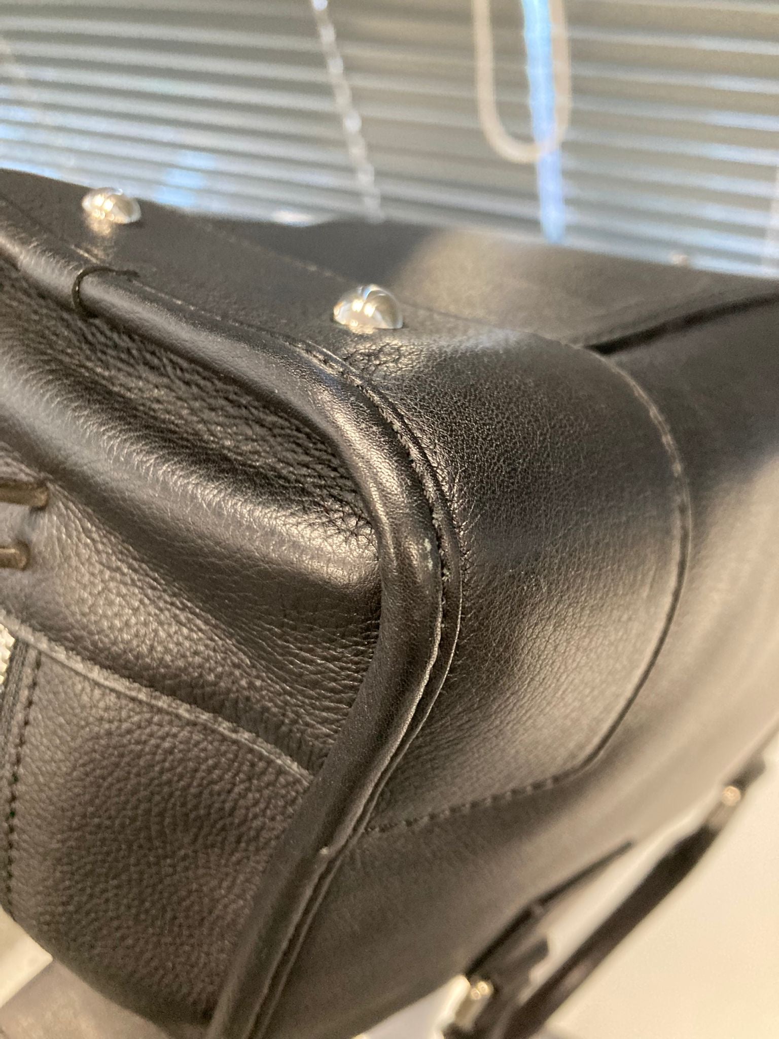 Loewe amazona 30 negro y plata