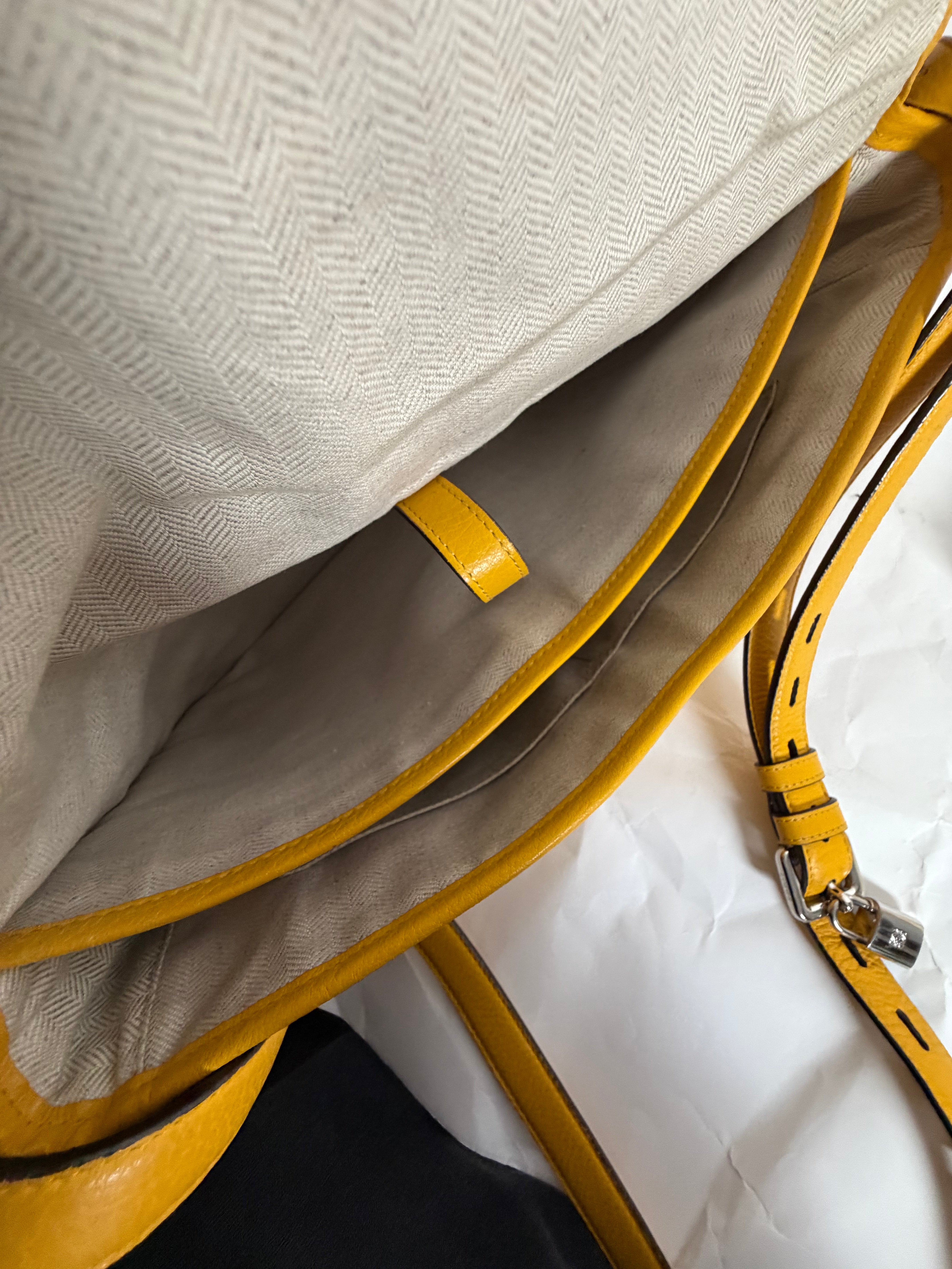 Loewe heritage grande Amarillo