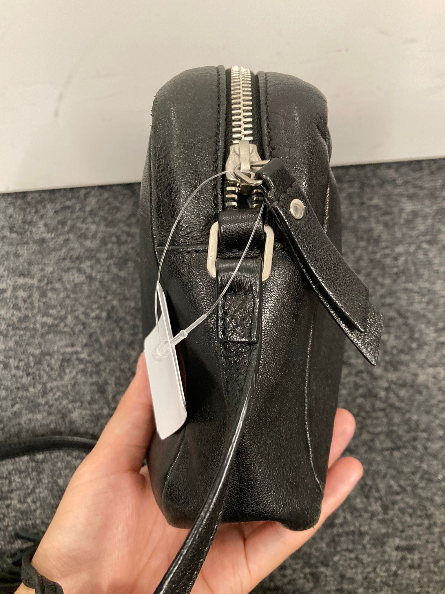Saint Laurent Lou Camera Bag en piel negra