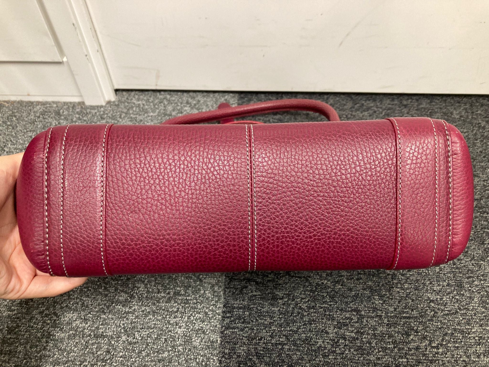 Loewe Logo Tote en piel burdeos