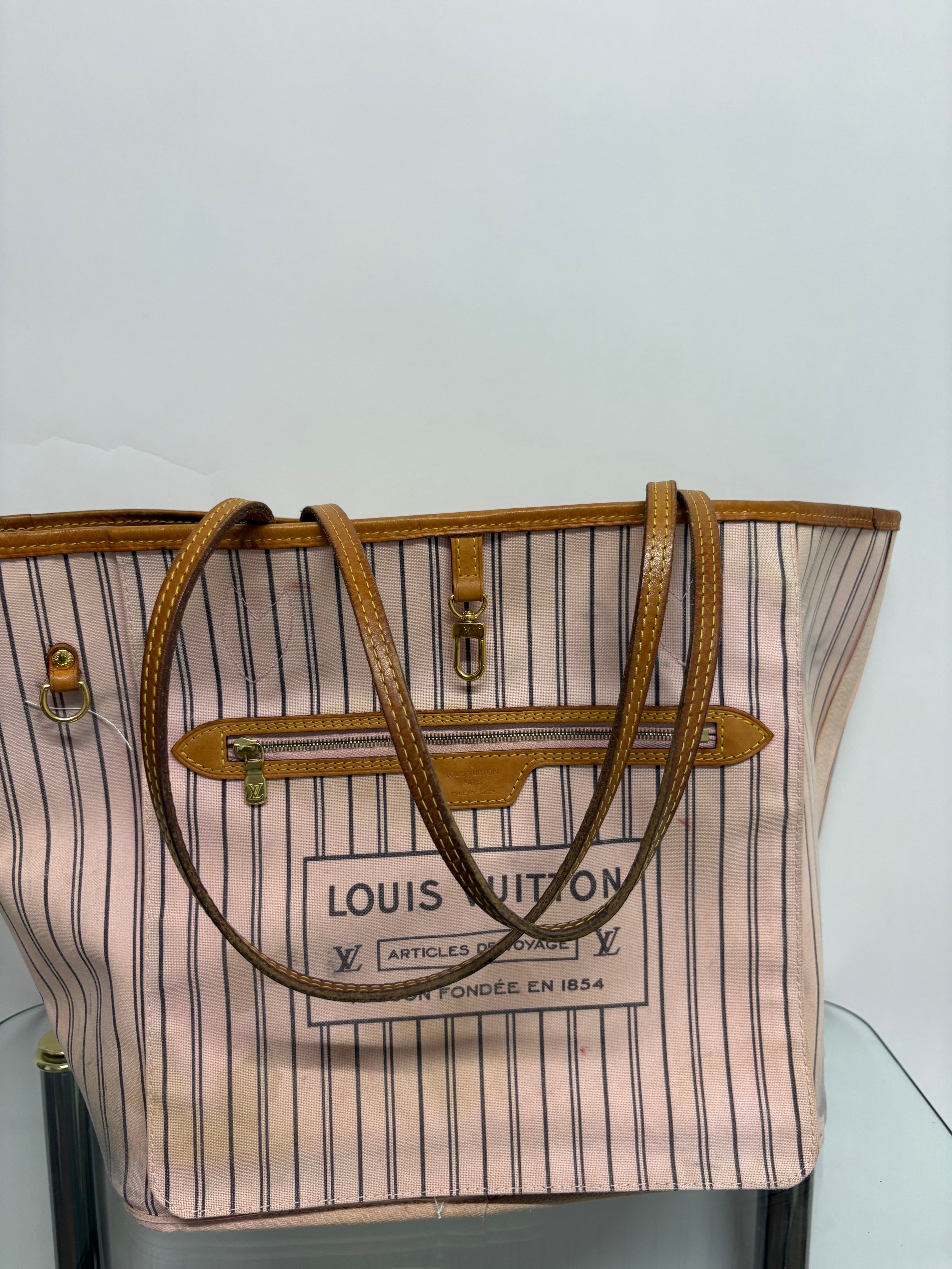 Louis Vuitton Neverfull MM monogram interior Rosa
