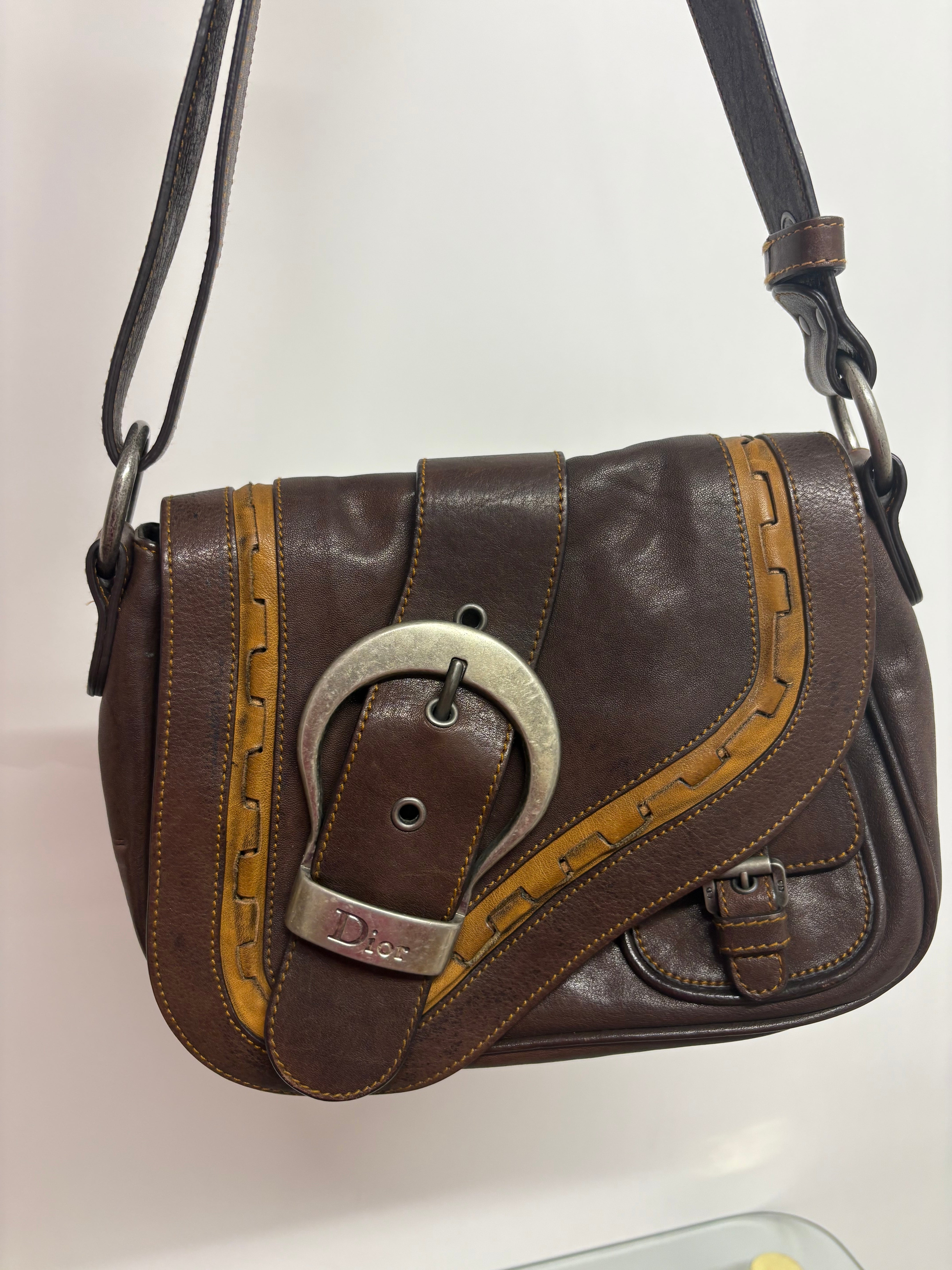 Christian Dior Gaucho Shoulder Bag Chocolate – Piel Marrón