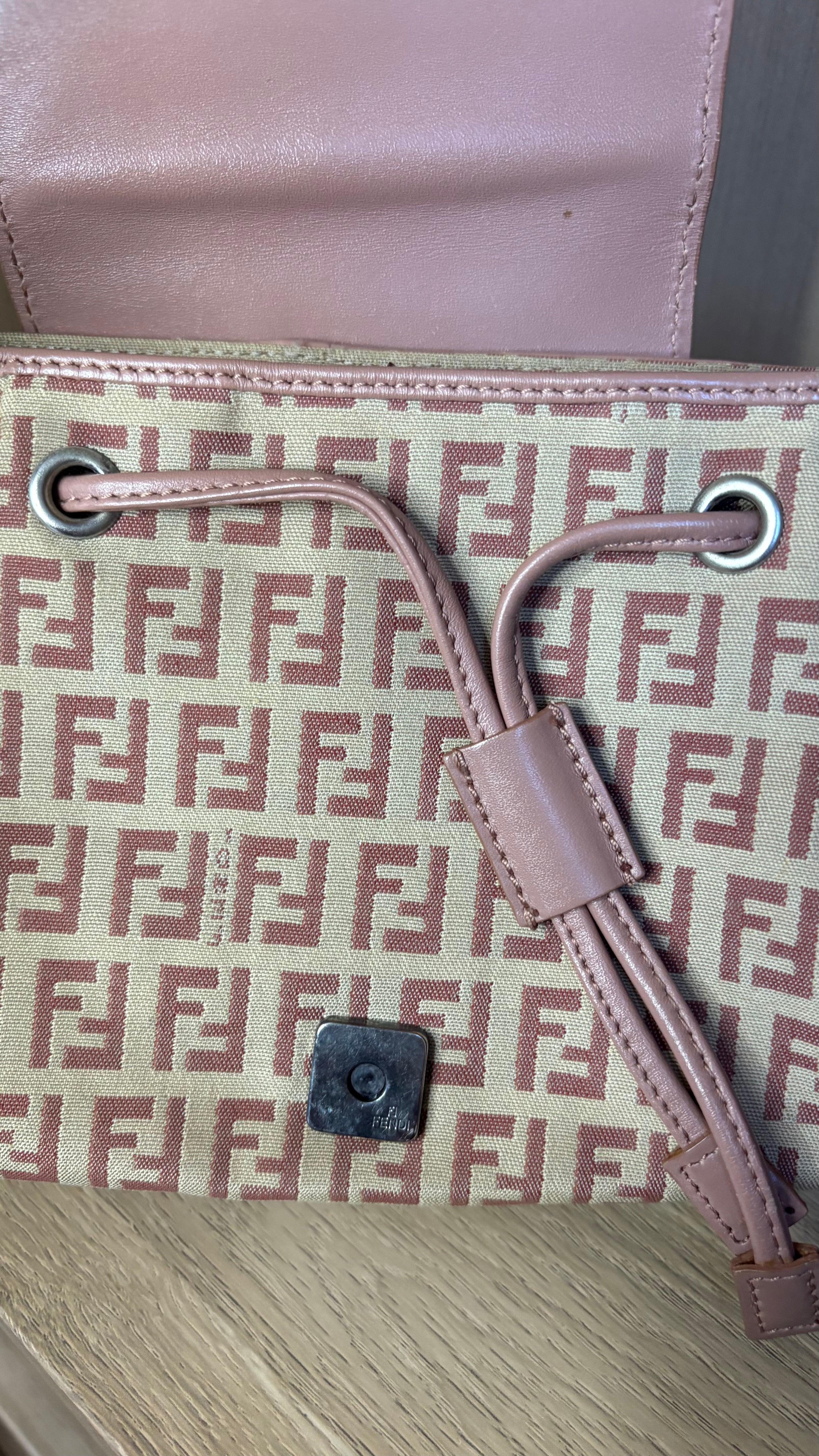 FENDI baguette rosa