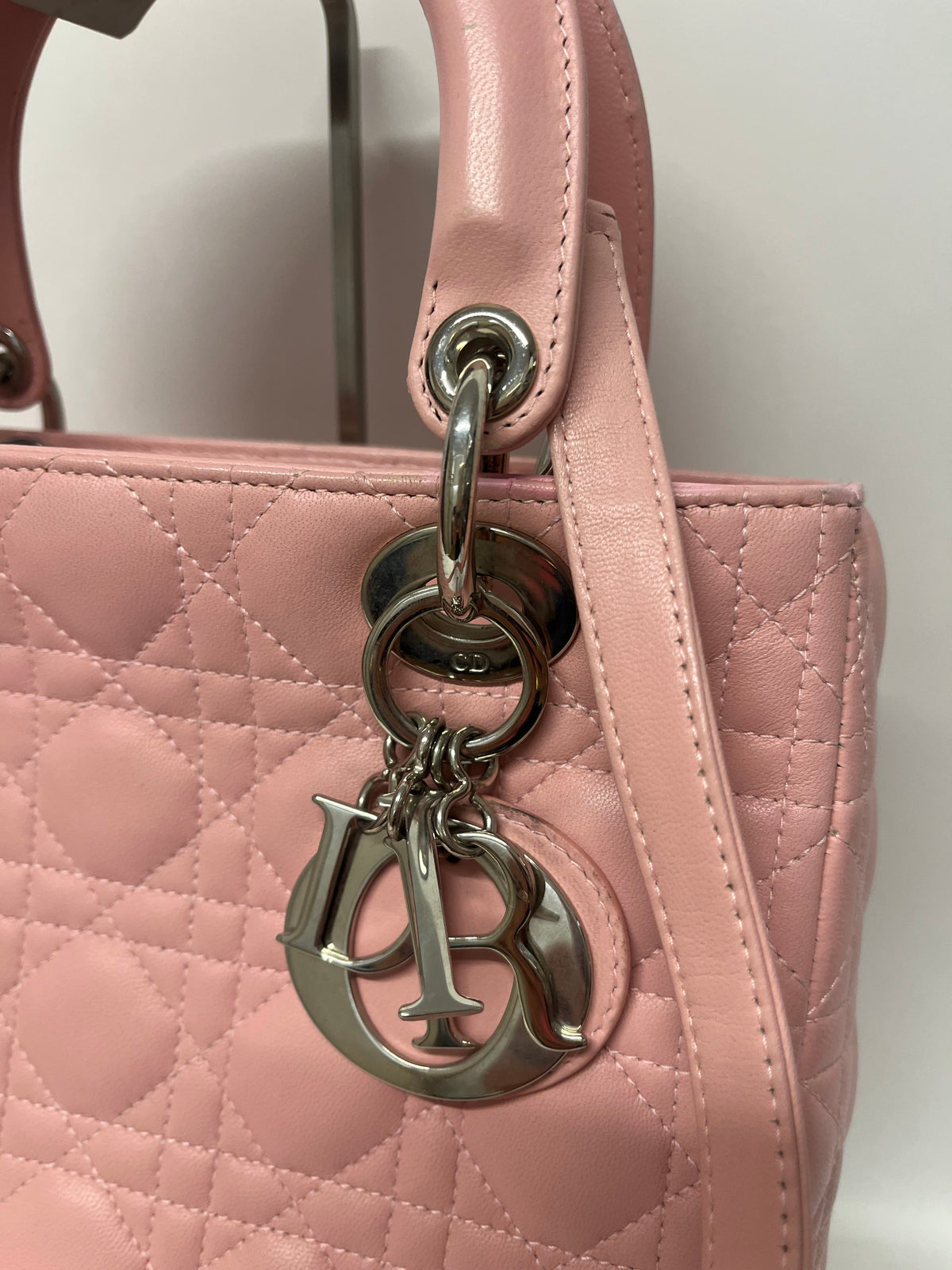 Christian Dior Lady Dior Medium Piel Cordero Rosa Claro Cannage