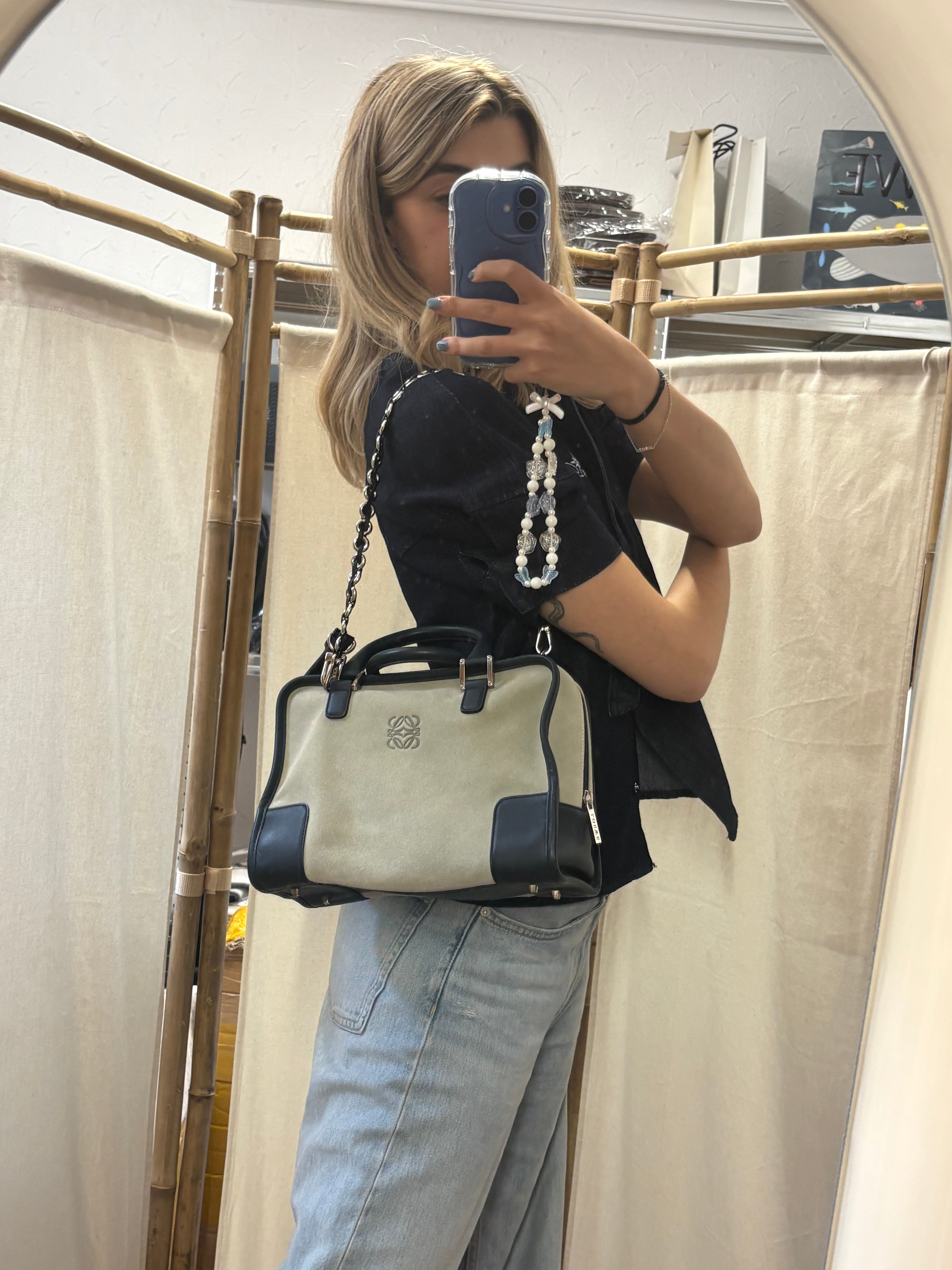 Loewe Amazona 27 Ante y Piel Verde Claro 2 bandoleras
