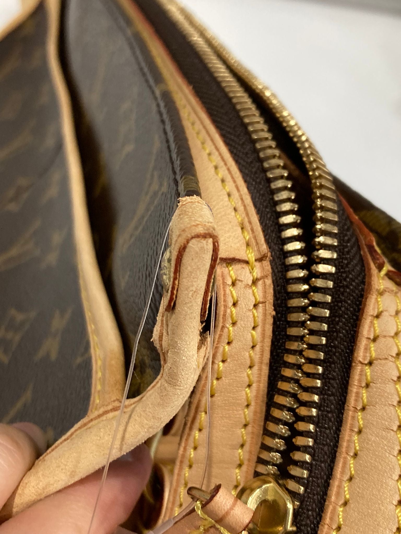 Louis Vuitton bandolera long