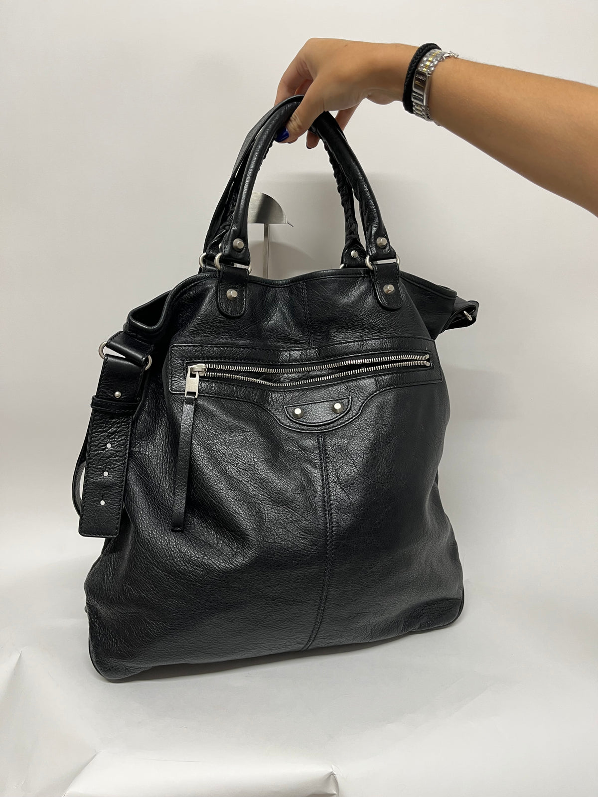 Balenciaga Classic Hexagon Piel Negra grande con bandolera