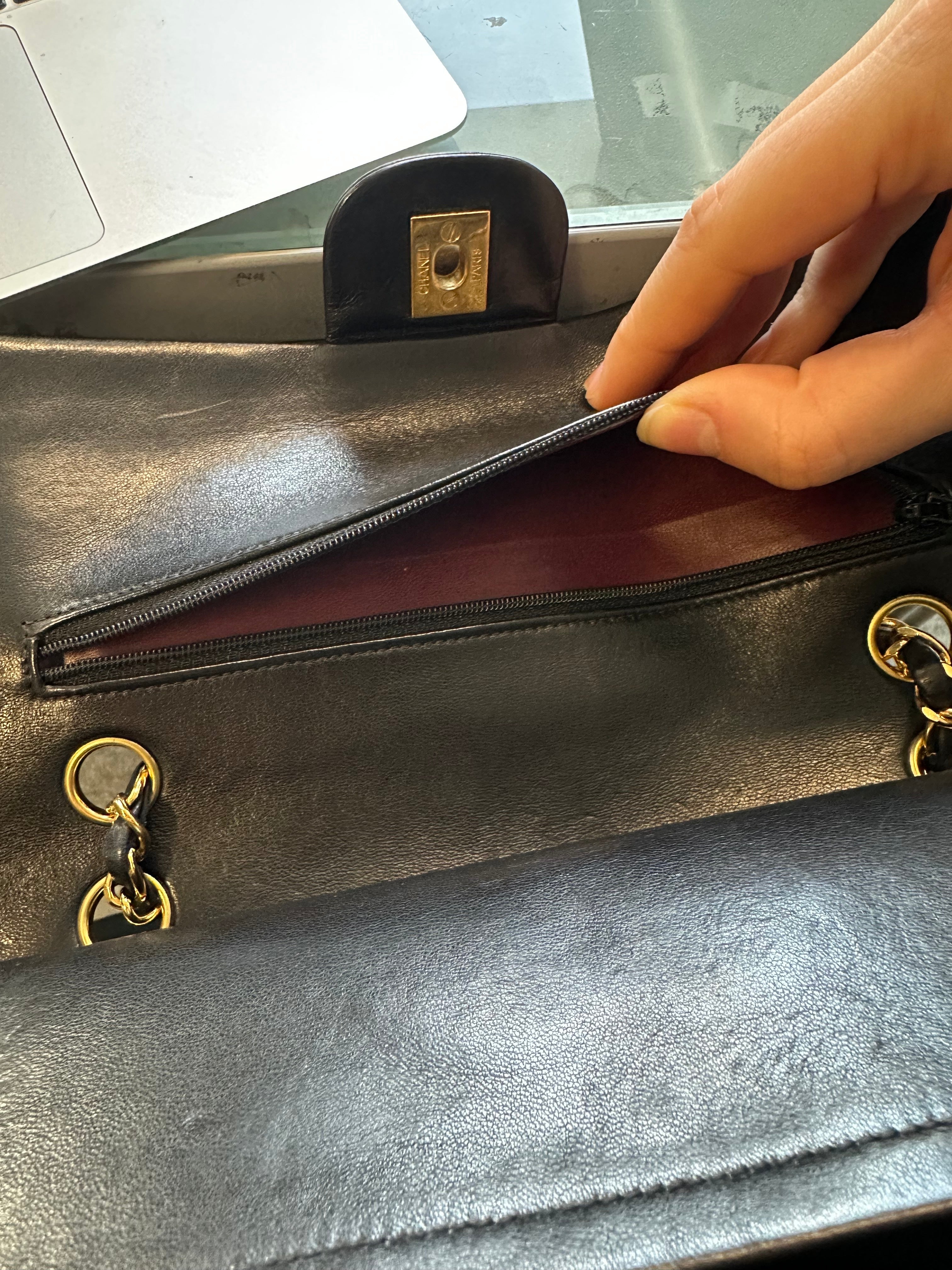 Chanel Timeless Doble Flap 25 cm en piel de cordero negra