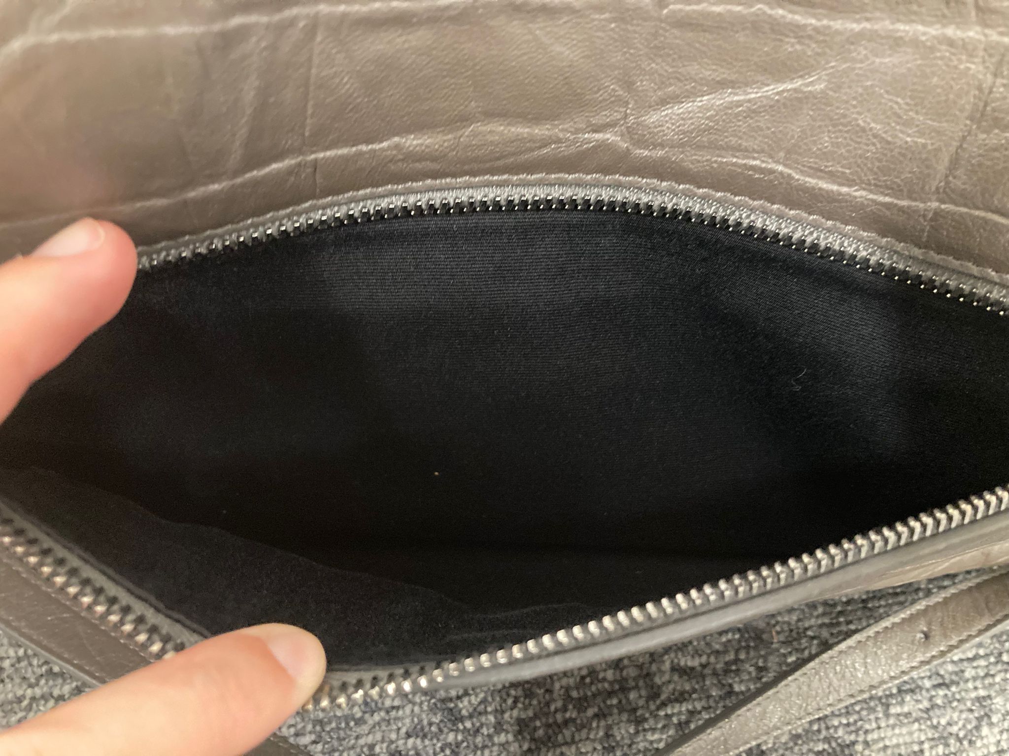 Saint Laurent West Hollywood en piel gris carbón