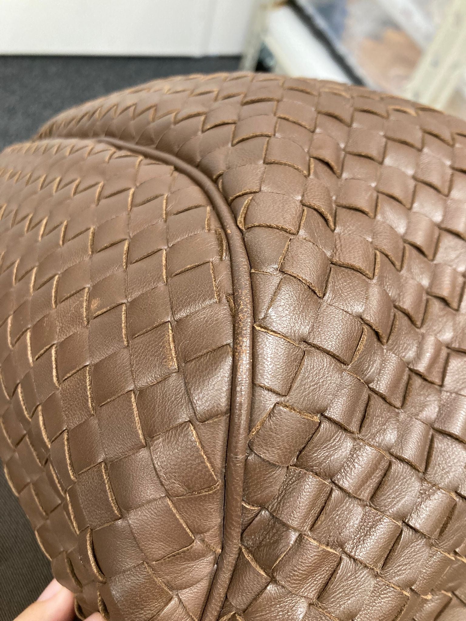 Bottega Veneta Intrecciato Shoulder Bag en piel marrón