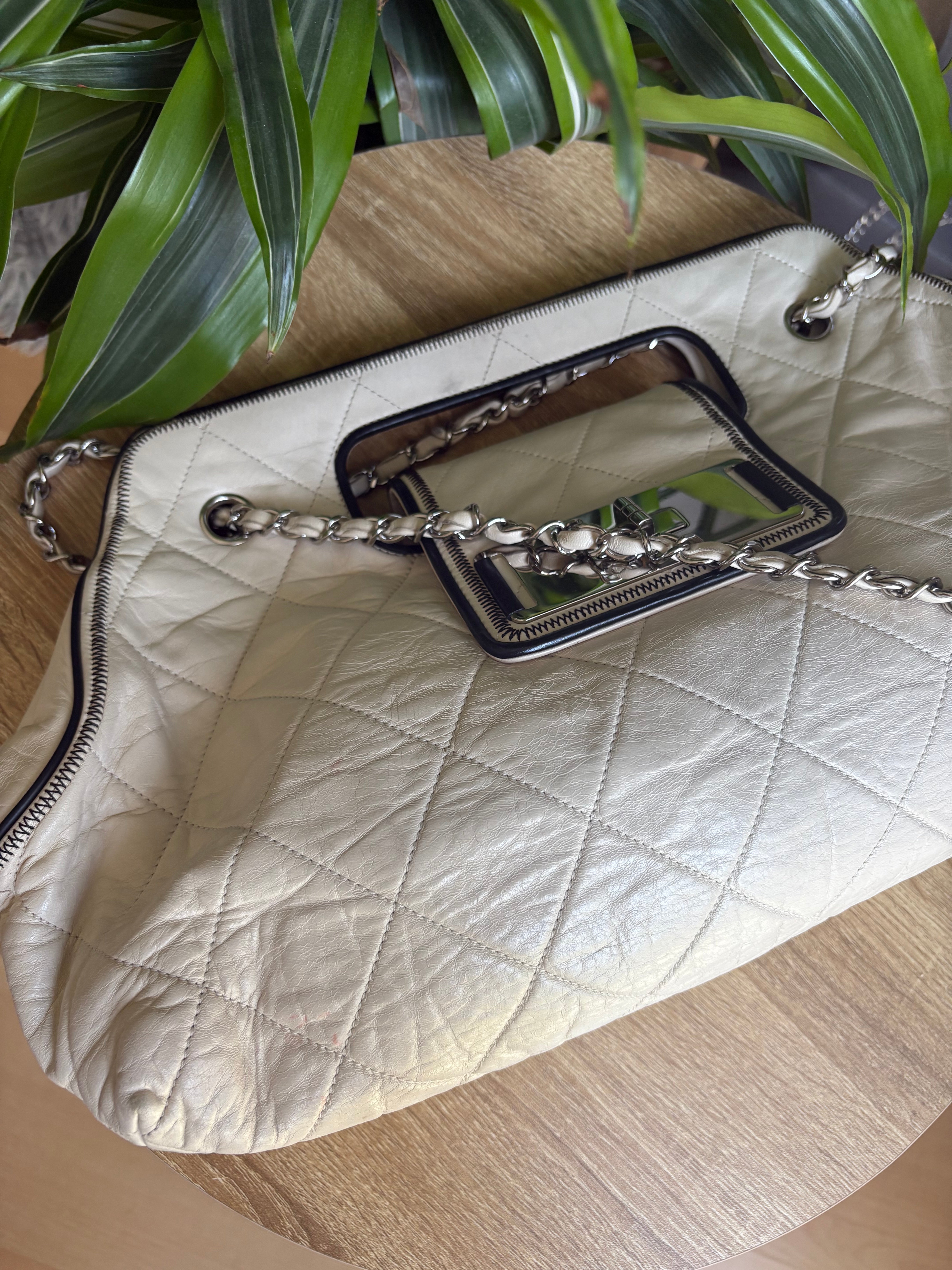 CHANEL - Reissue Accordion Flap blanco