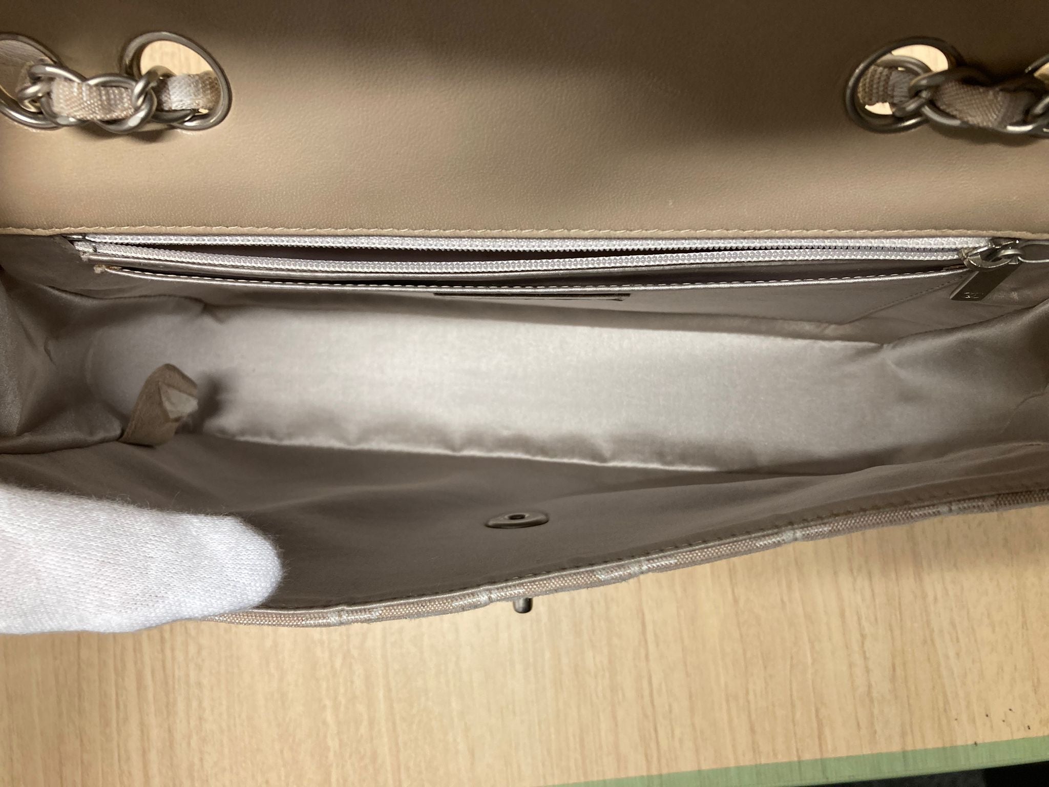 Chanel Timeless lona rosa-beige “Choco Bar” bandolera