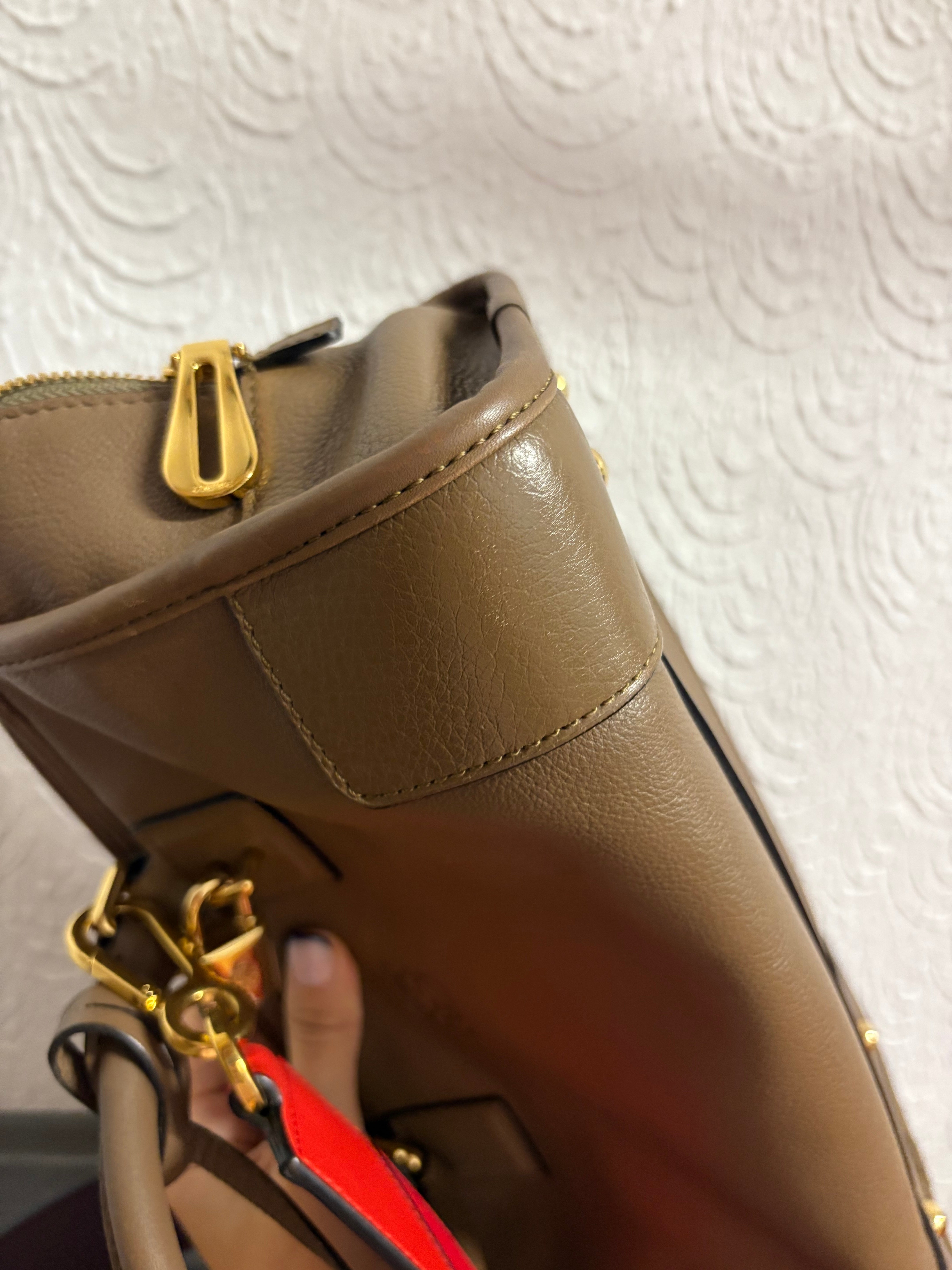 Loewe amazona 30 pequeño piel marrón topo con bandolera extra roja