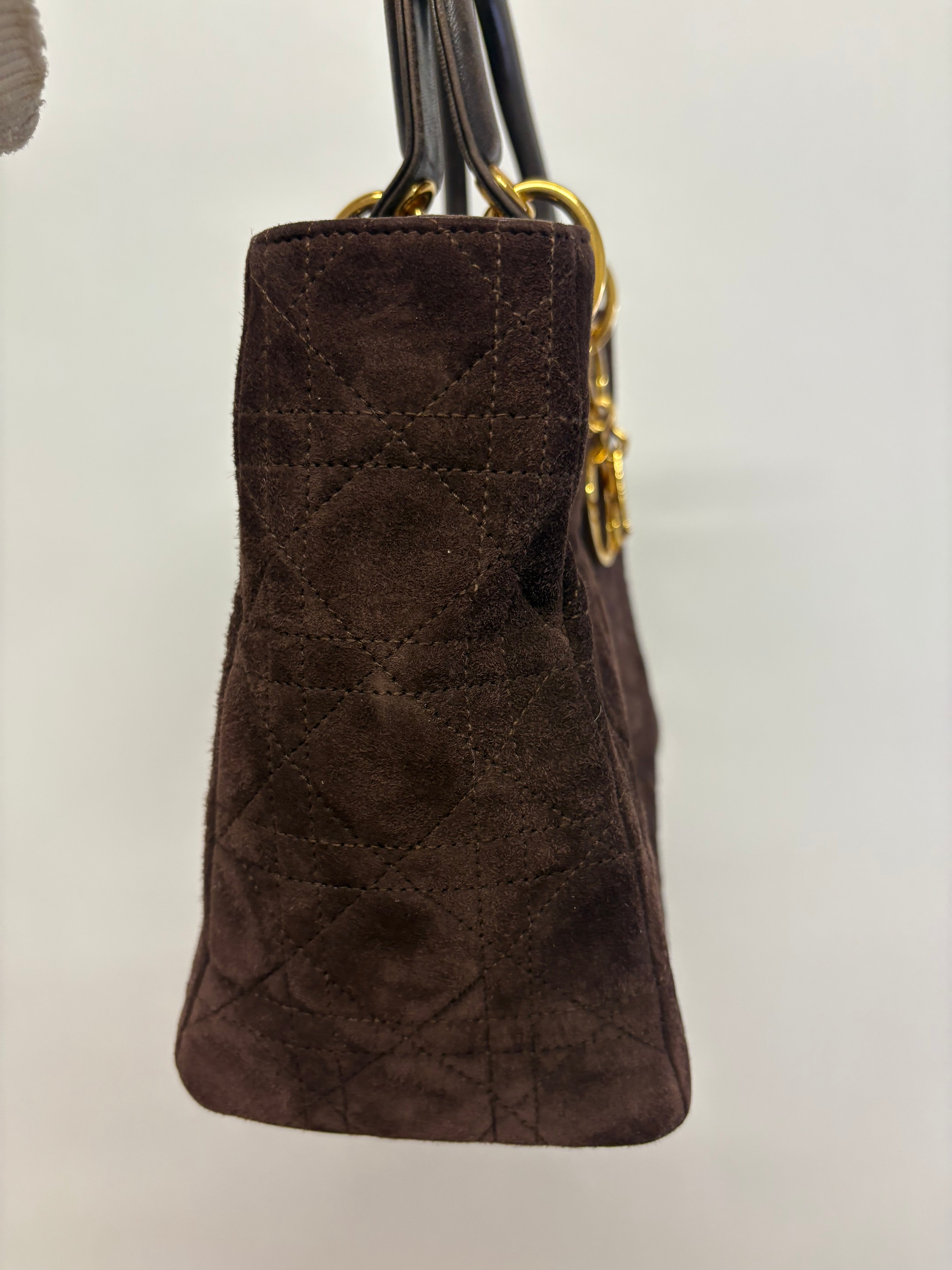 Lady Dior Mediano en Ante Marrón con Bandolera