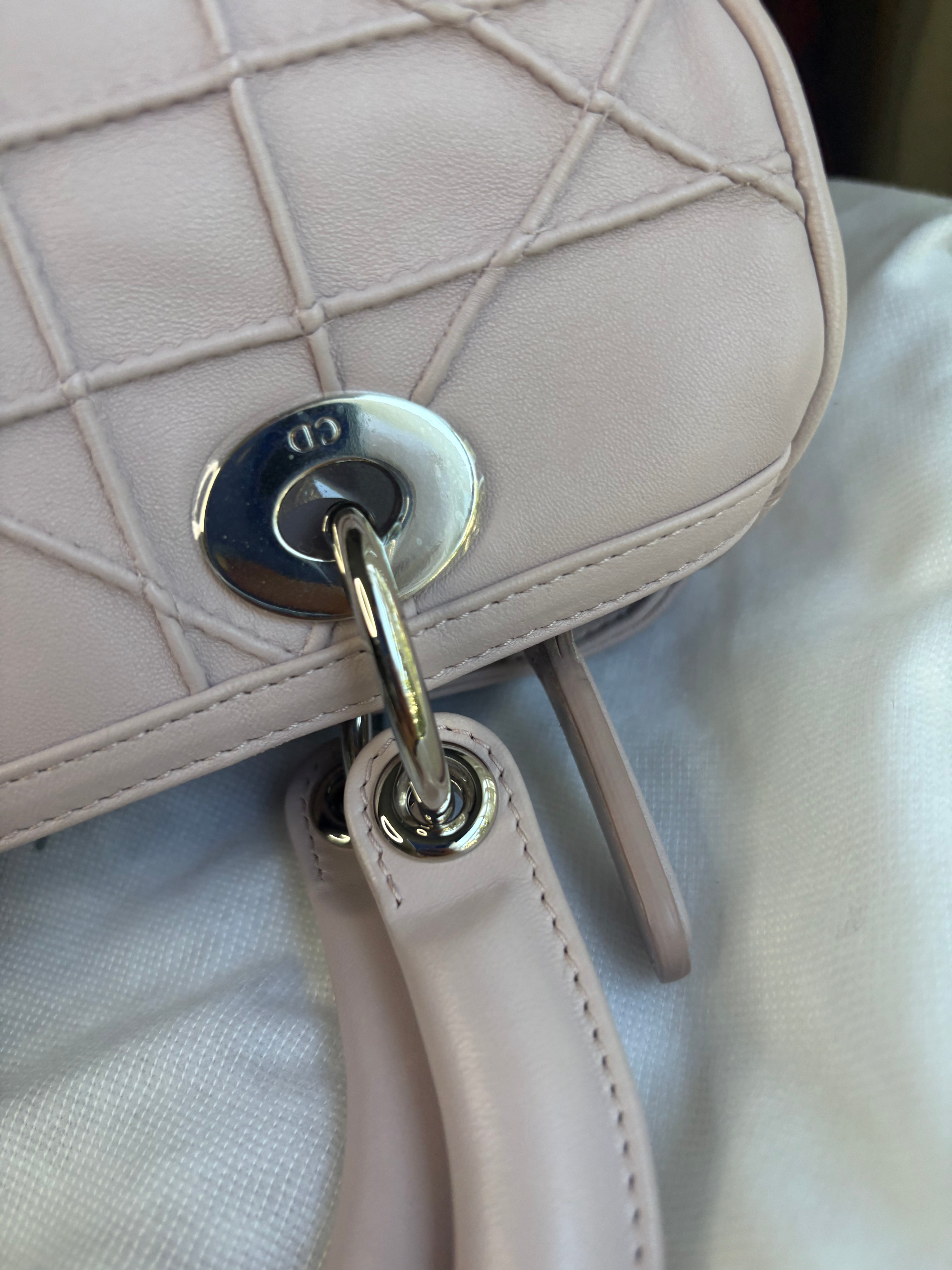 Christian Dior Lady Dior Granville – Rosa Palo con Herrajes Plateados y Bandolera