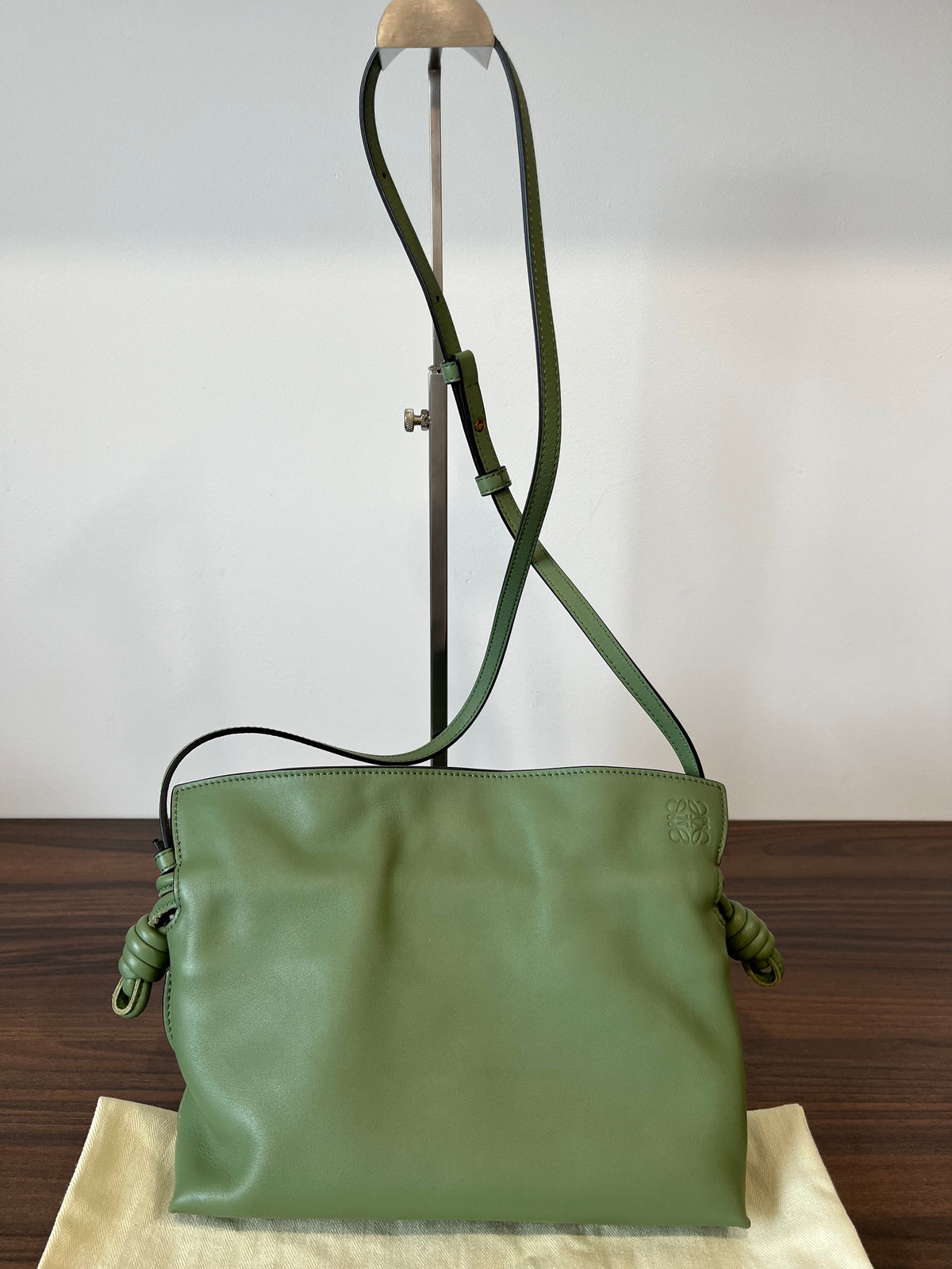 Loewe Flamenco Knot Clutch Mini Piel Nappa Verde Claro