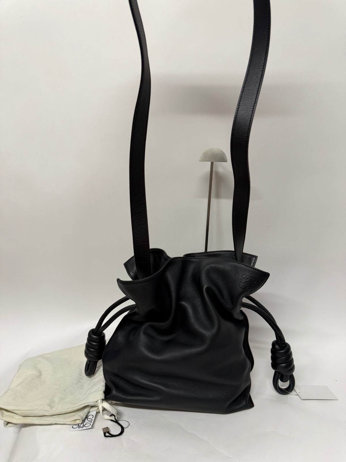 Loewe Flamenco Knot Tote Piel Negra mediana