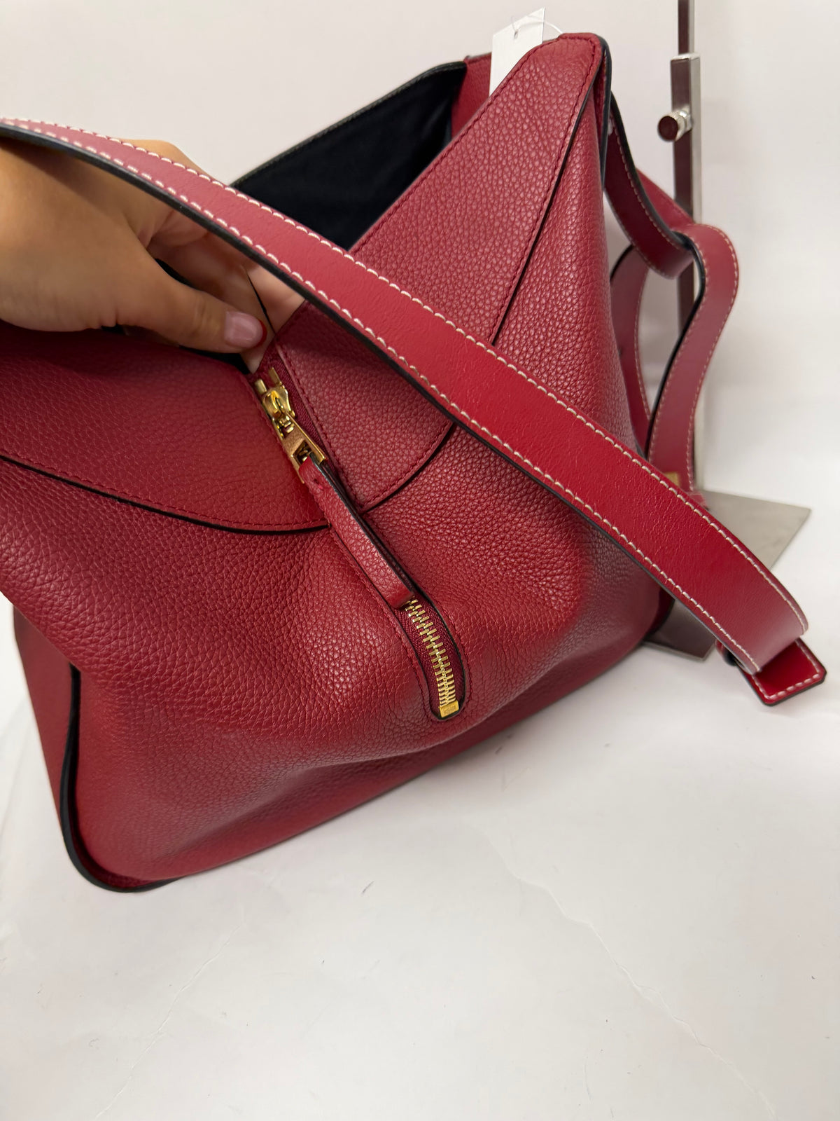 Loewe Hammock Pequeño Piel Granulada Rojo Burdeos
