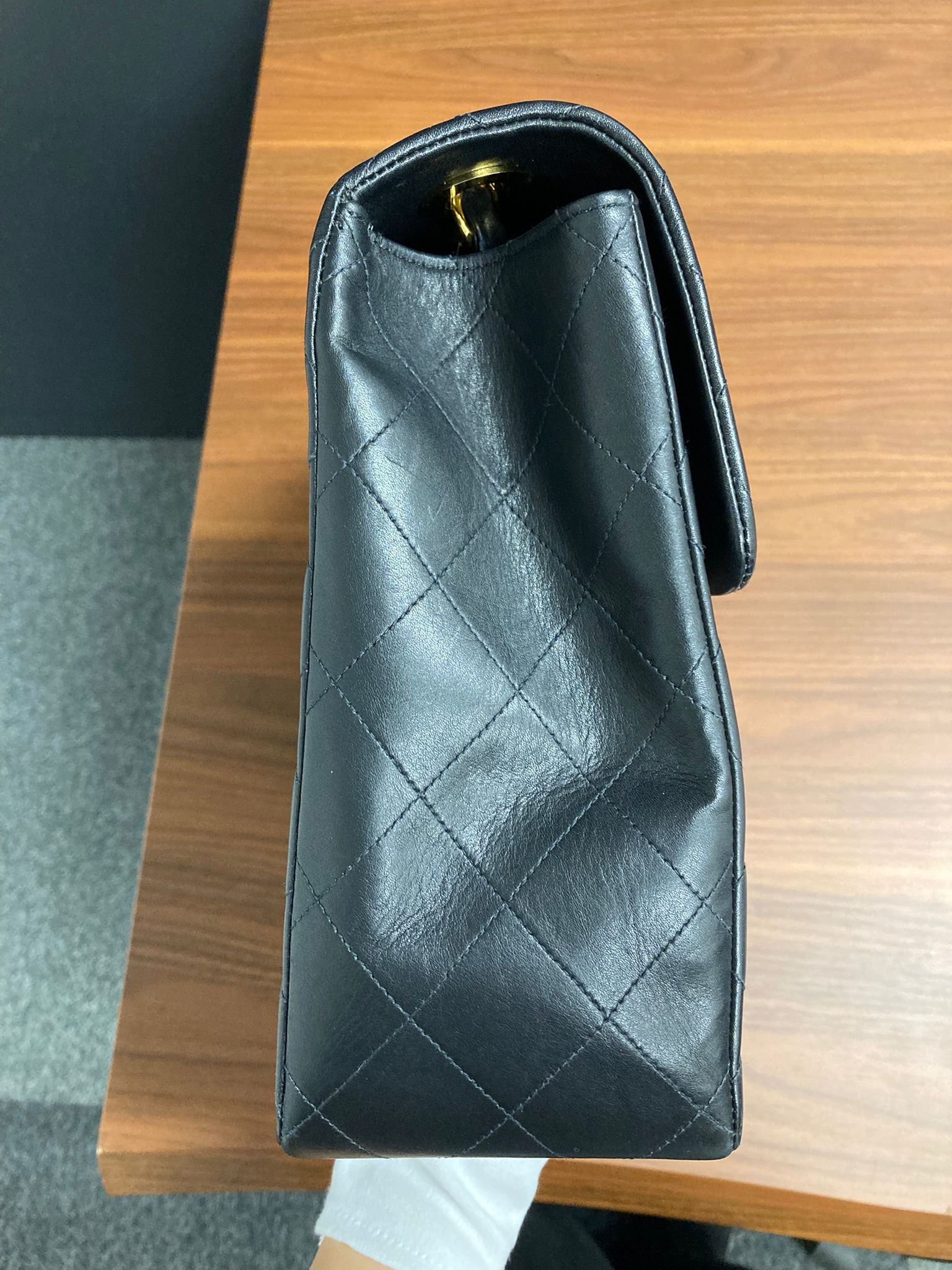 Chanel Jumbo vintage negro en piel de cordero 34 cm