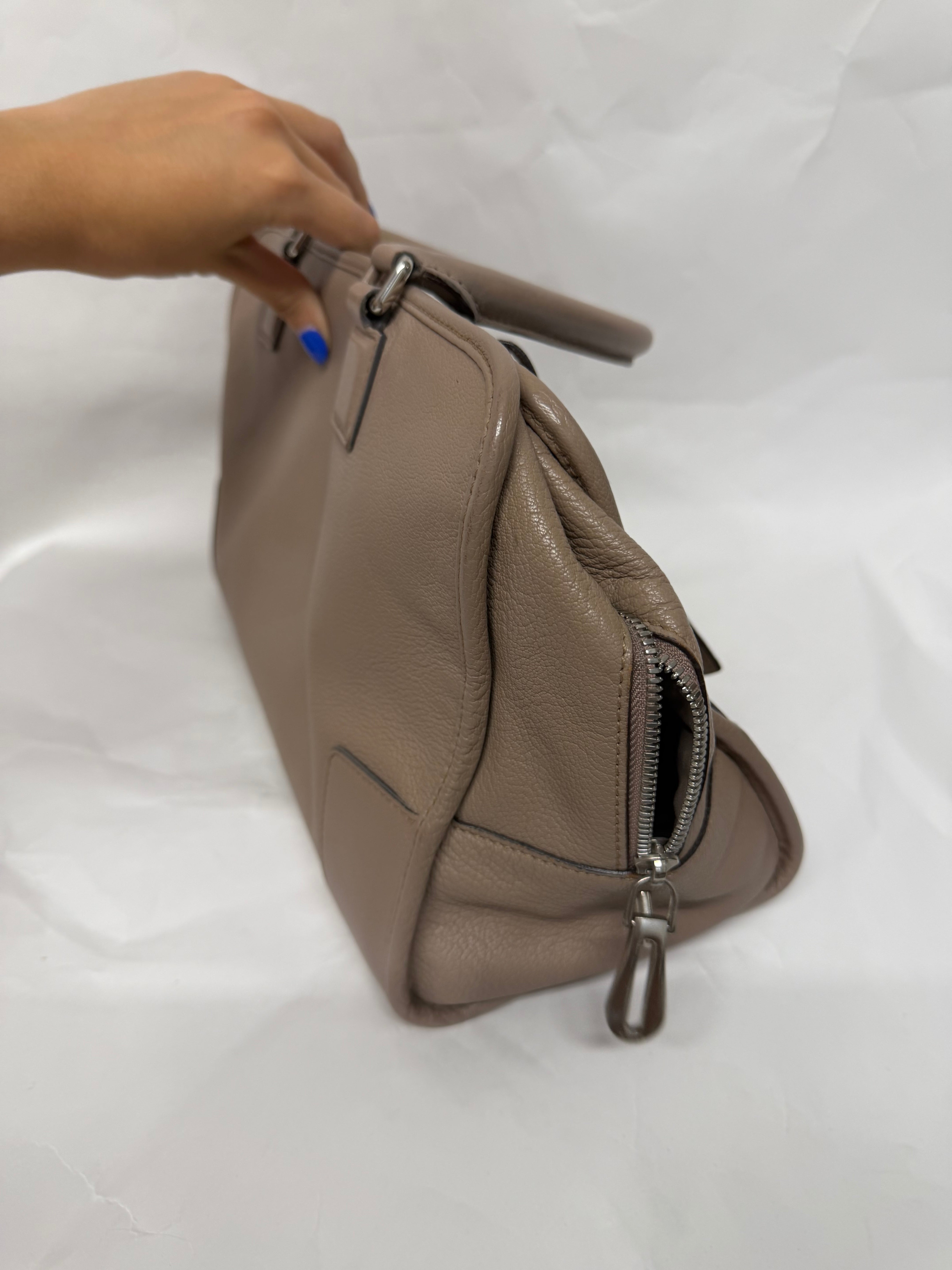 Loewe Amazona 36 | Piel Granulada Greige