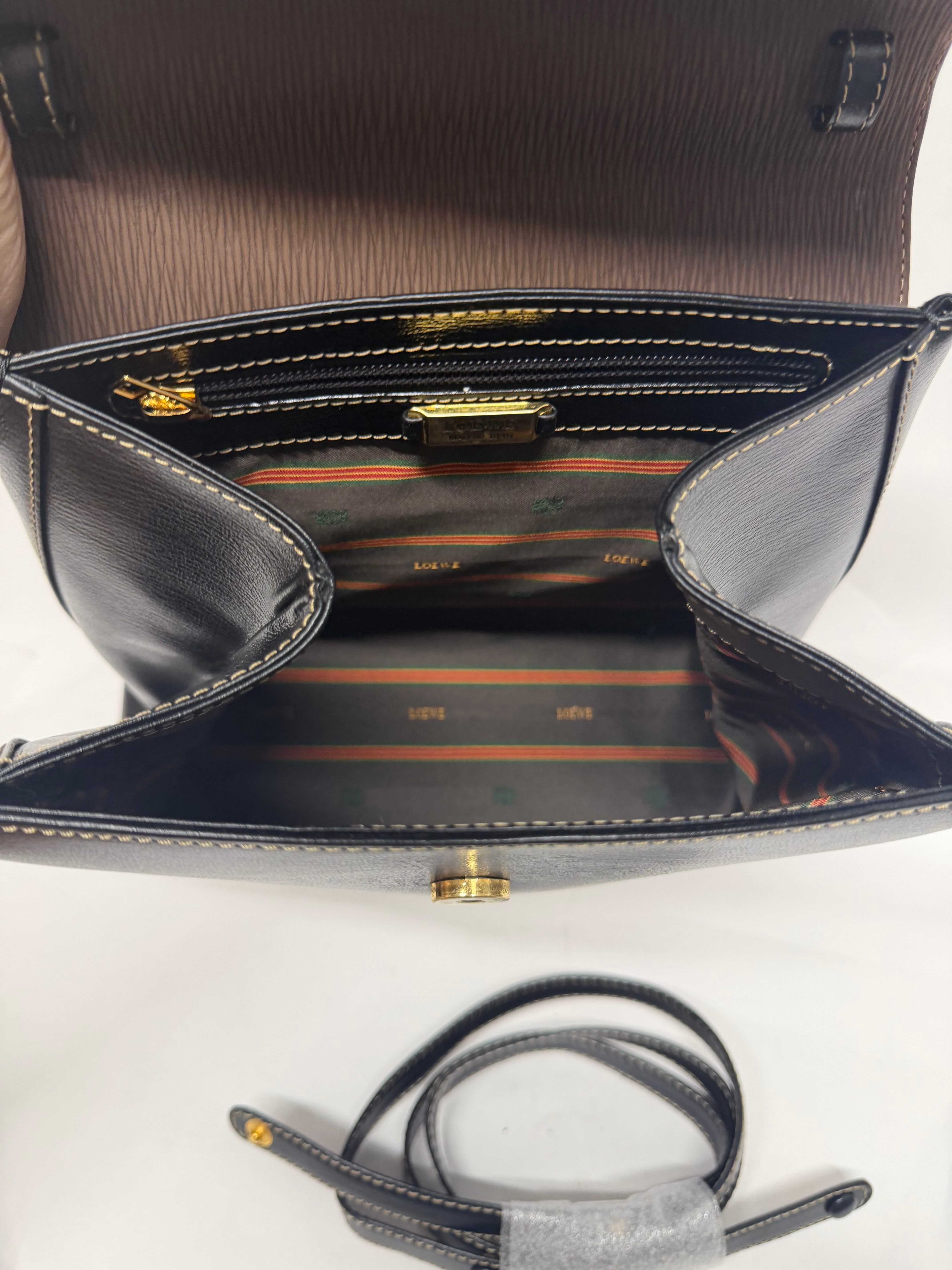 Loewe Velázquez Twist Satchel Piel Negra