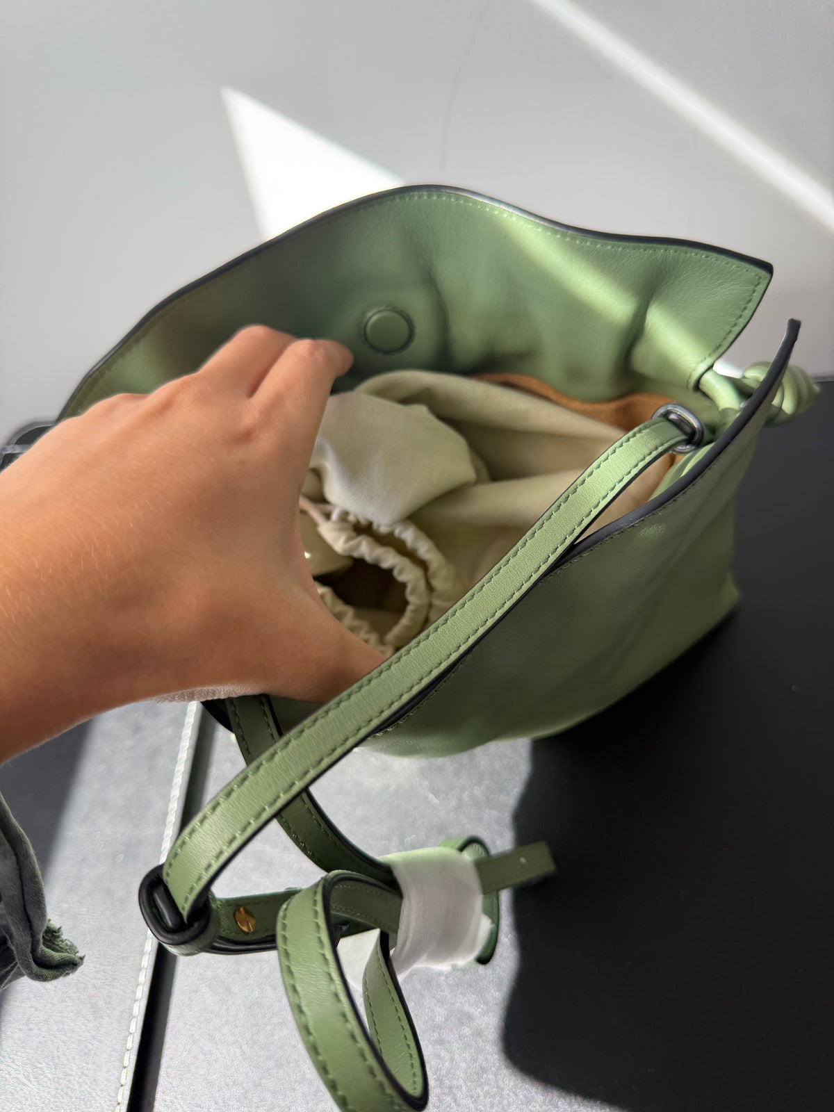 Loewe Flamenco Knot Clutch Mini Piel Nappa Verde Claro