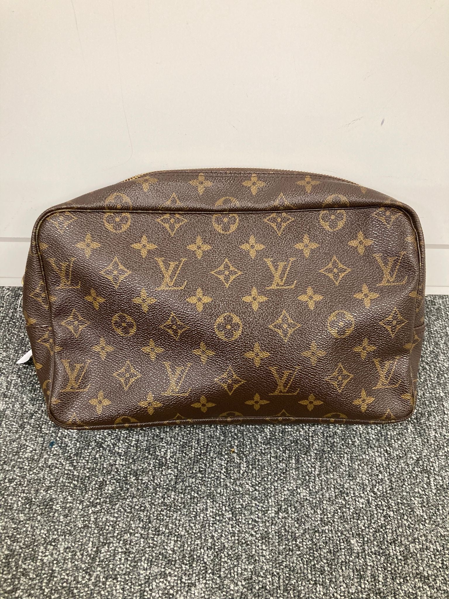 Louis Vuitton Trousse Toilette 28 – Canvas Monogram