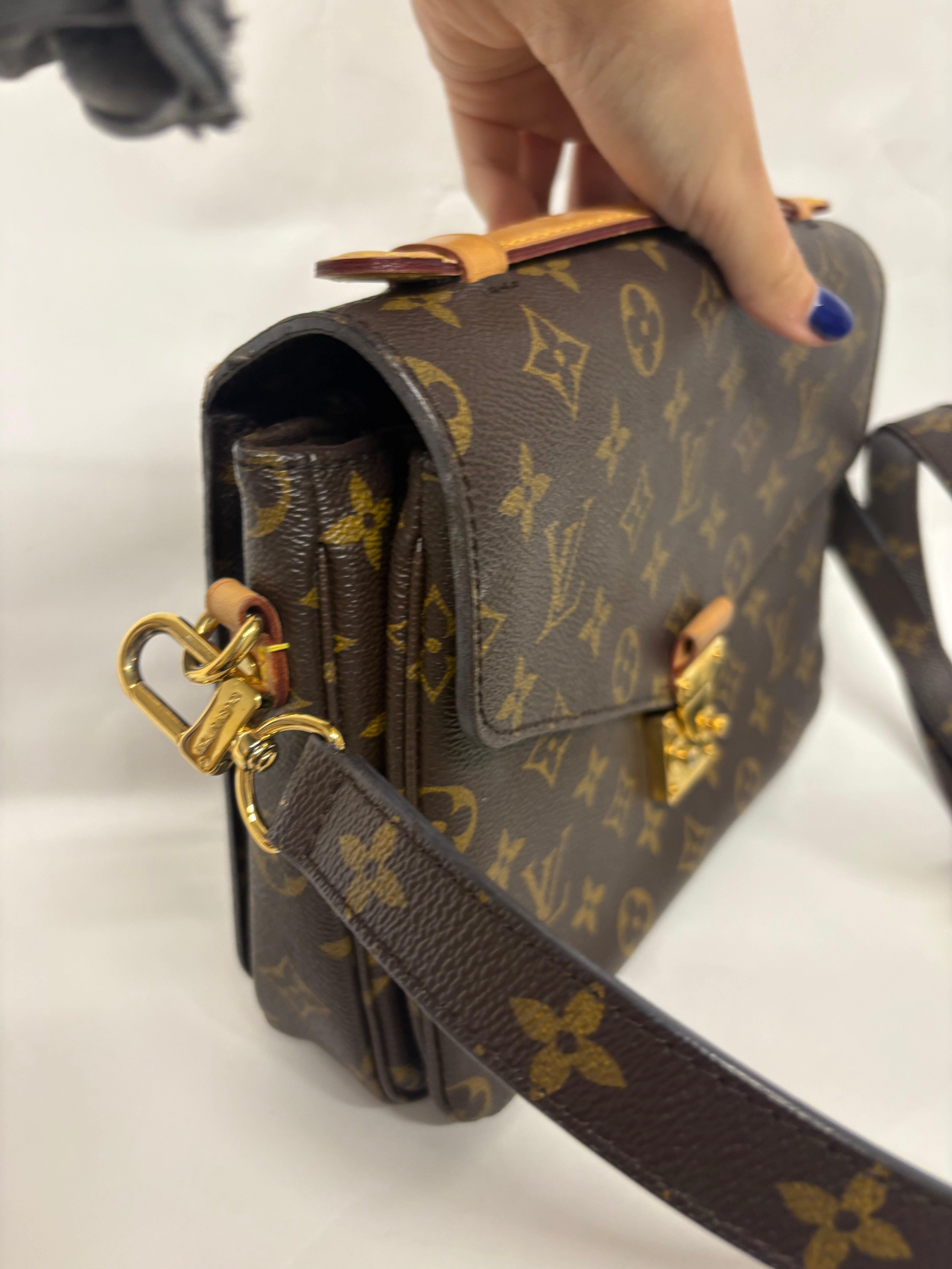 Louis Vuitton Pochette Métis MM Monogram