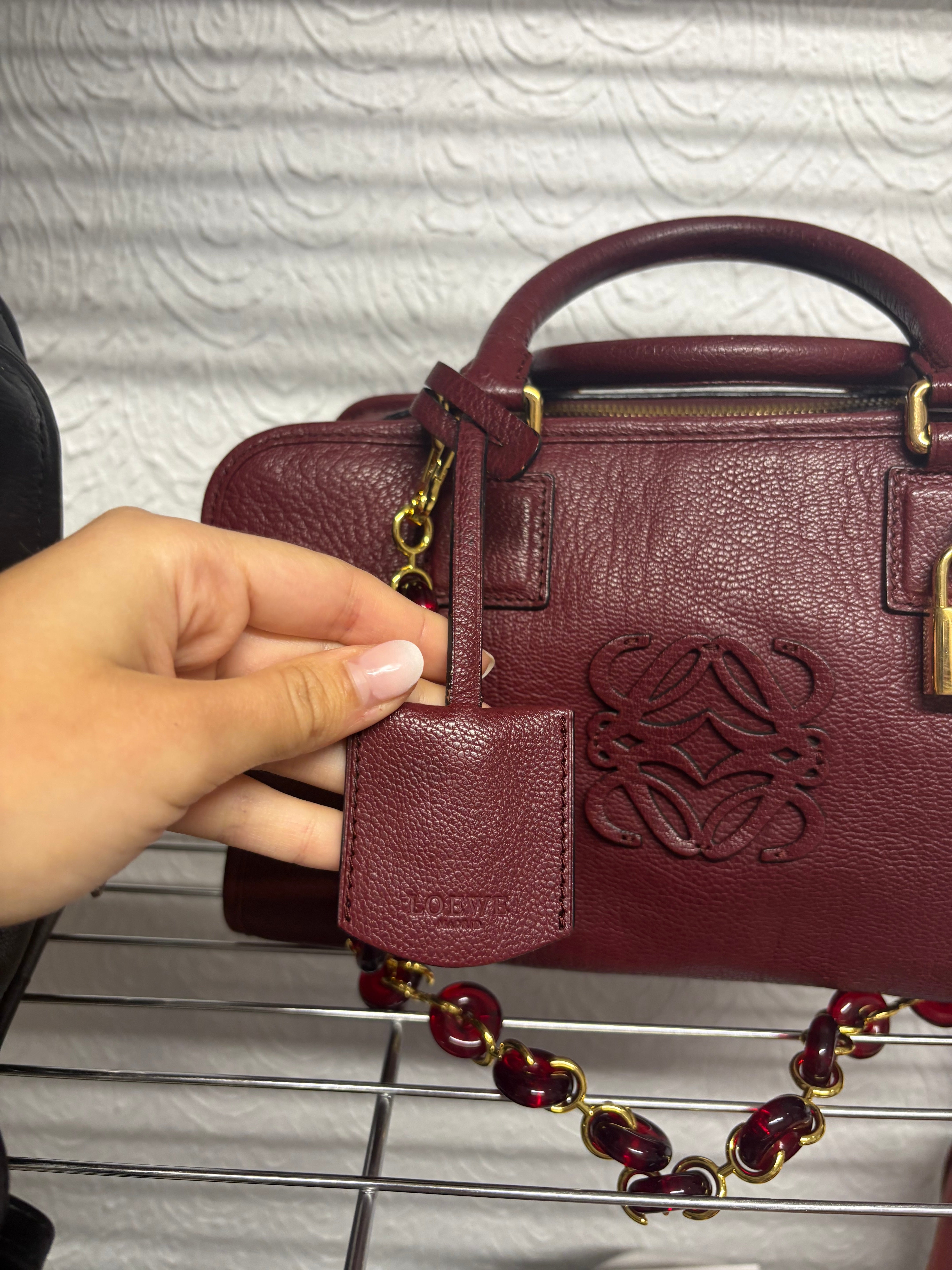 Loewe amazona burdeos 28 con 2 bandoleras