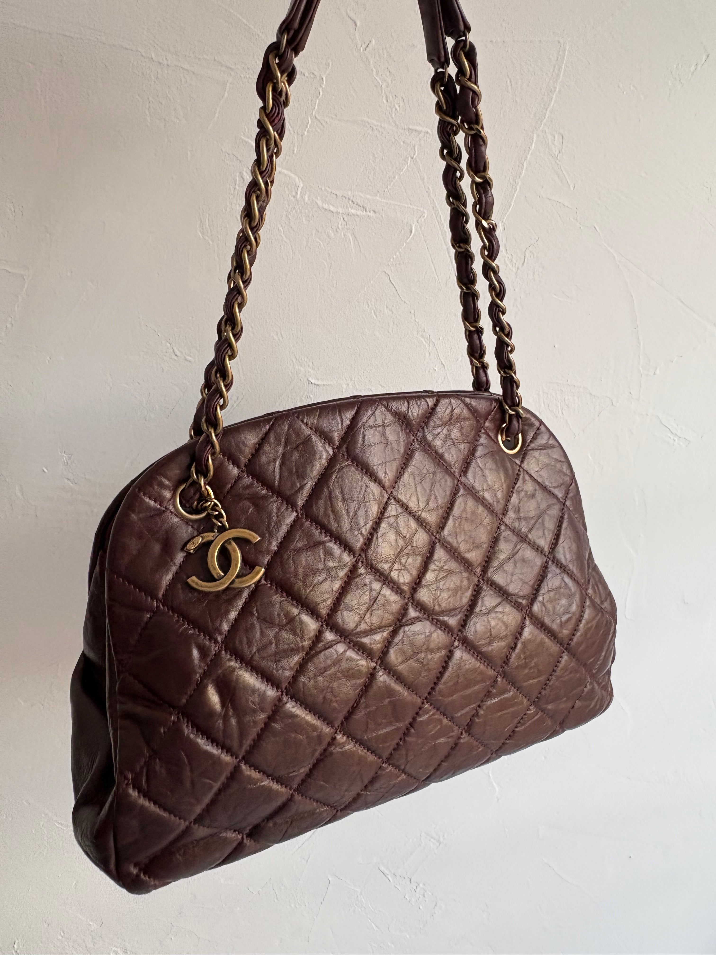 Chanel leather coco mark charm chain shoulder bag burdeos oscuro vintage