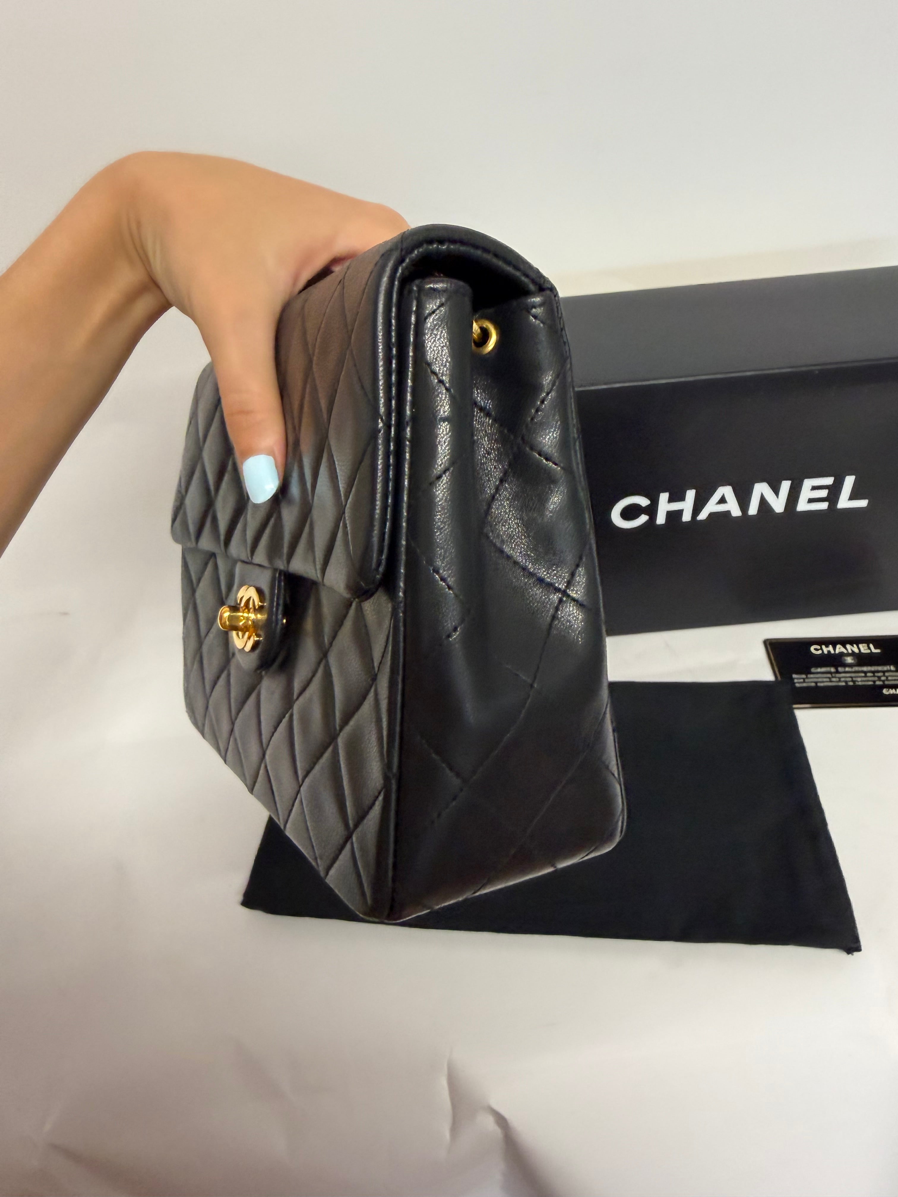 Chanel Mini Matelassé 20 Square Piel Cordero Negra