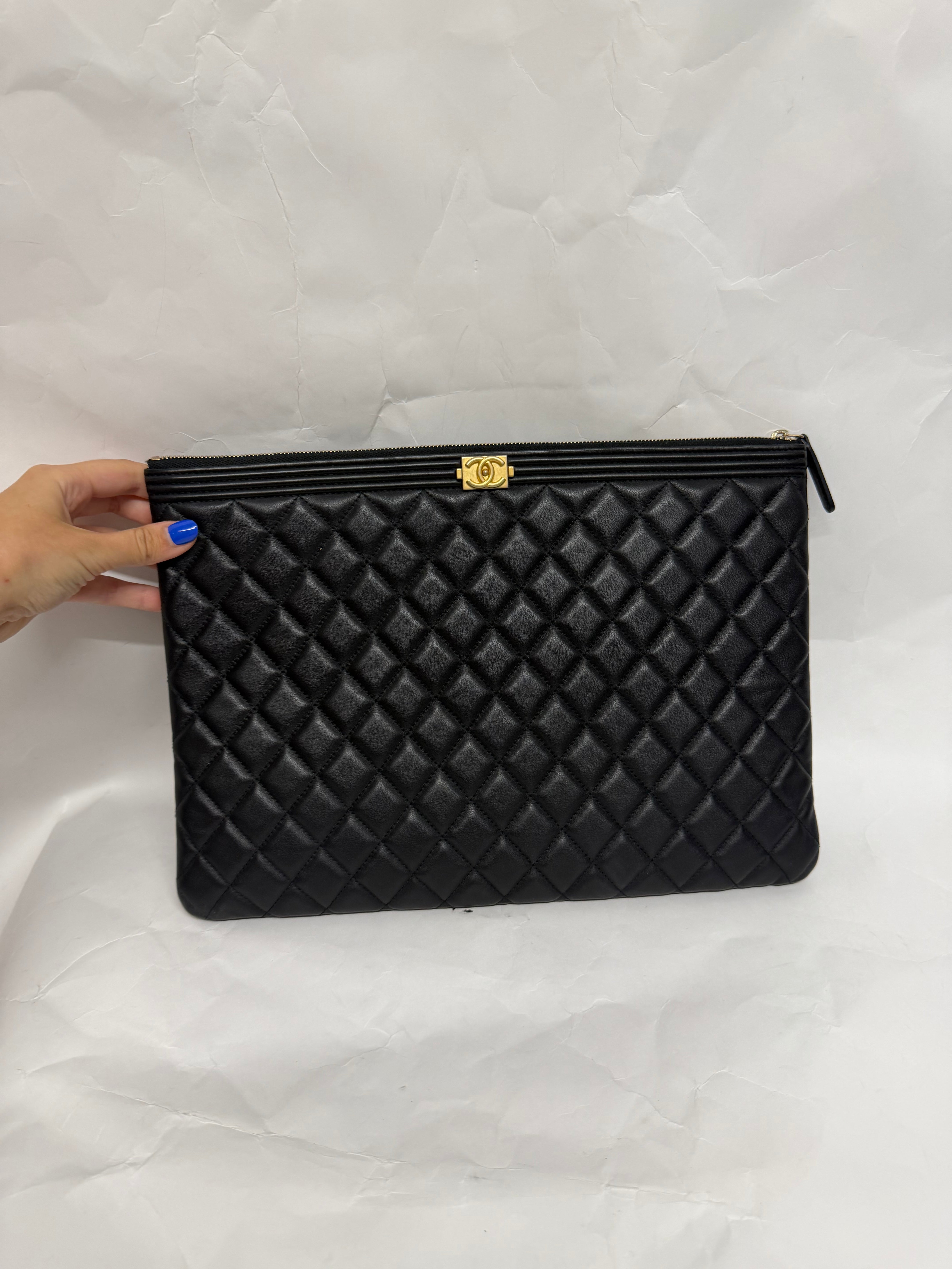 Chanel Boy O-Case Large | Lambskin Negro Gold
