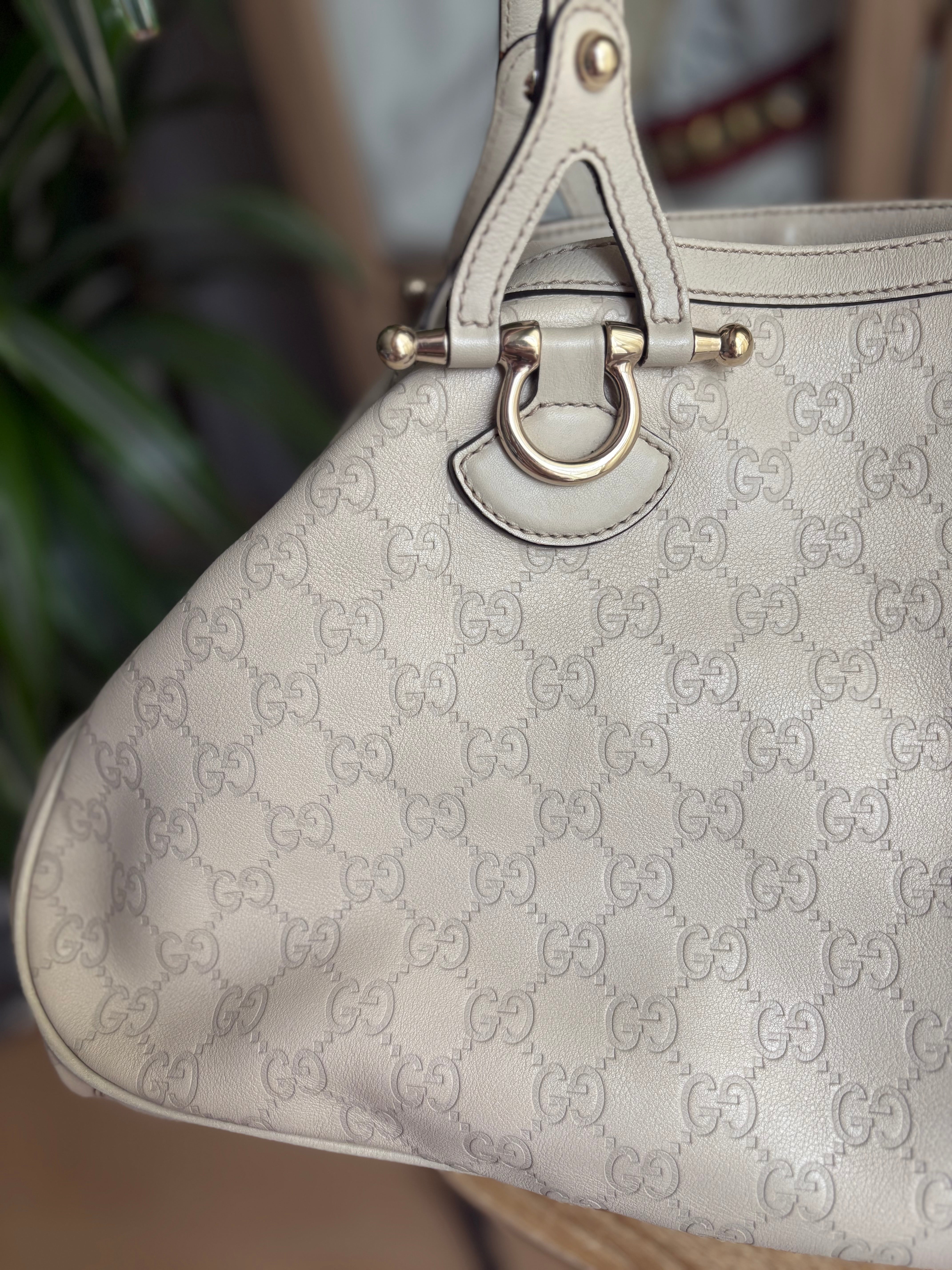 Gucci Pelham en piel Guccissima blanca