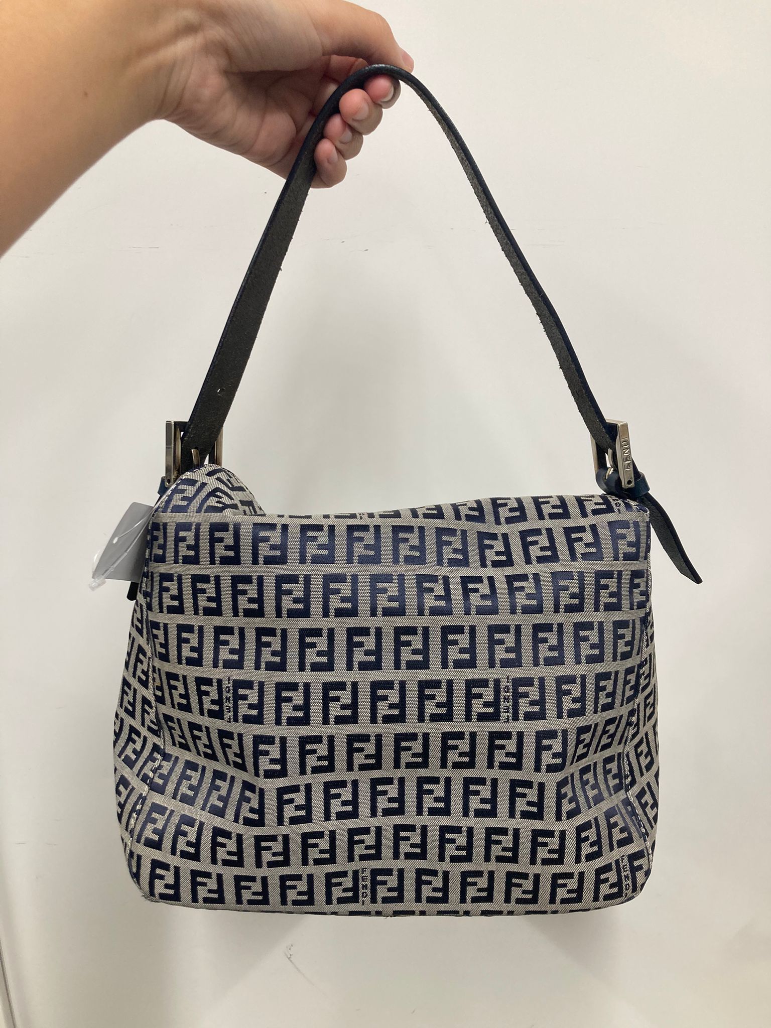 Fendi Zucchino One Shoulder Bag – Canvas azul y gris