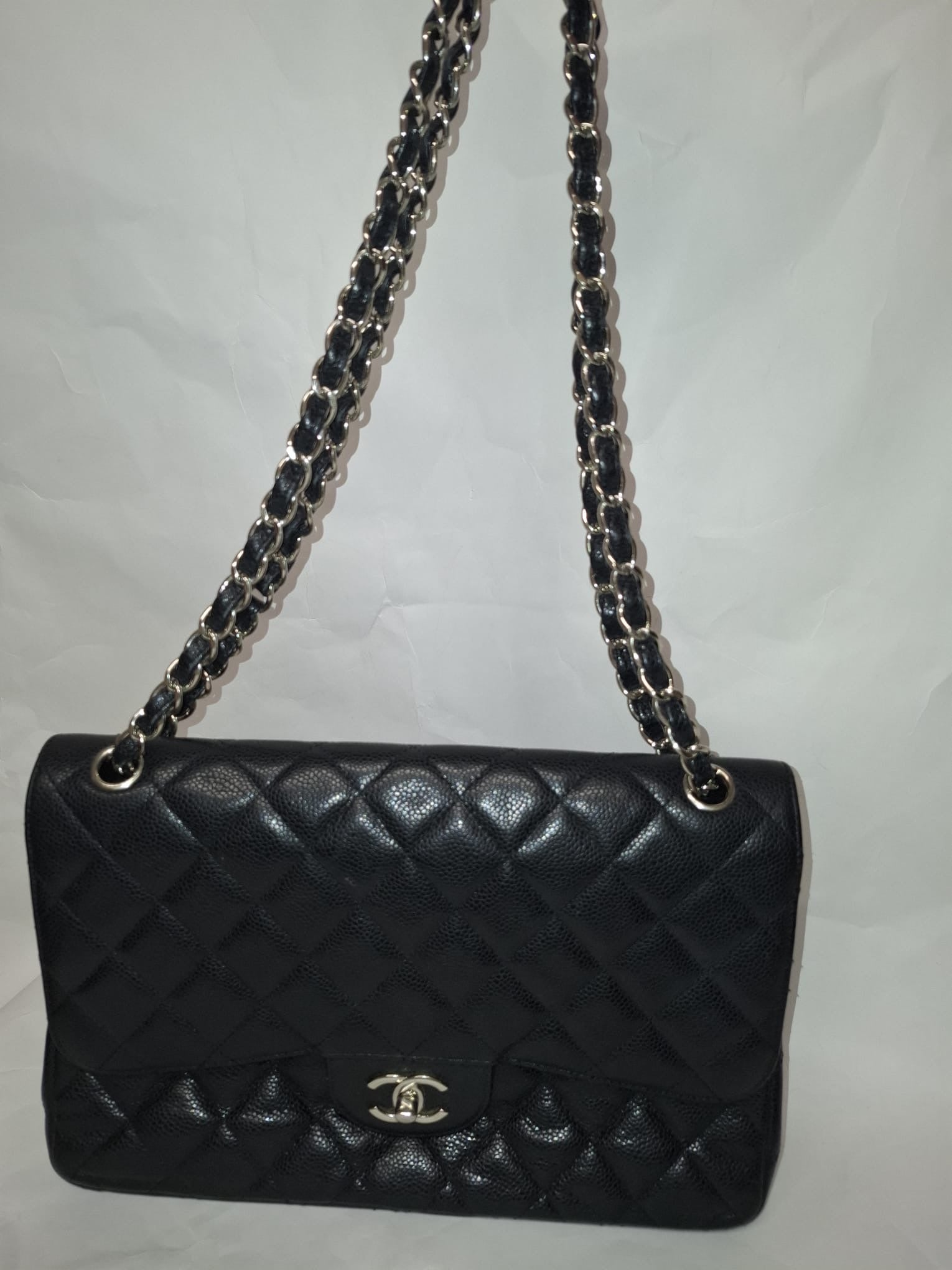 Chanel Jumbo Matelasse Classic Flap Caviar Negro