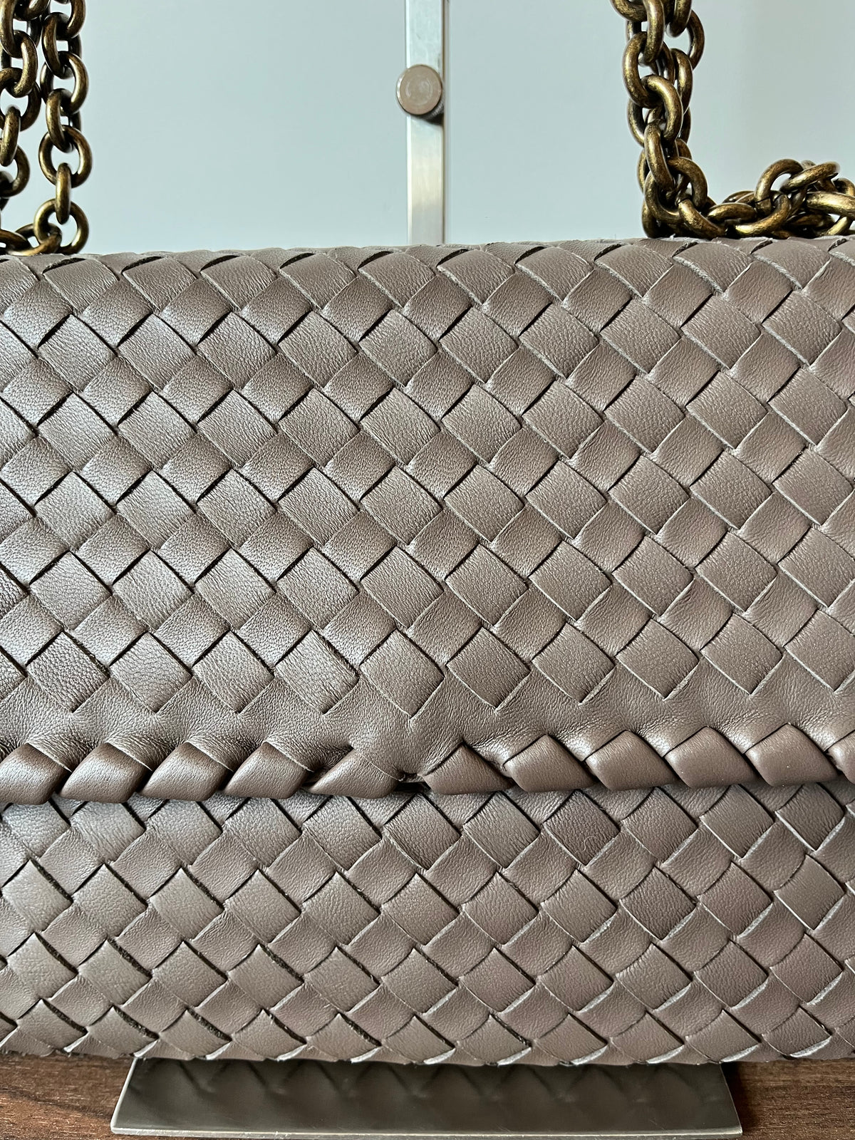 Bottega Veneta Olimpia Small Nappa Intrecciato Marrón Herrajes Dorados
