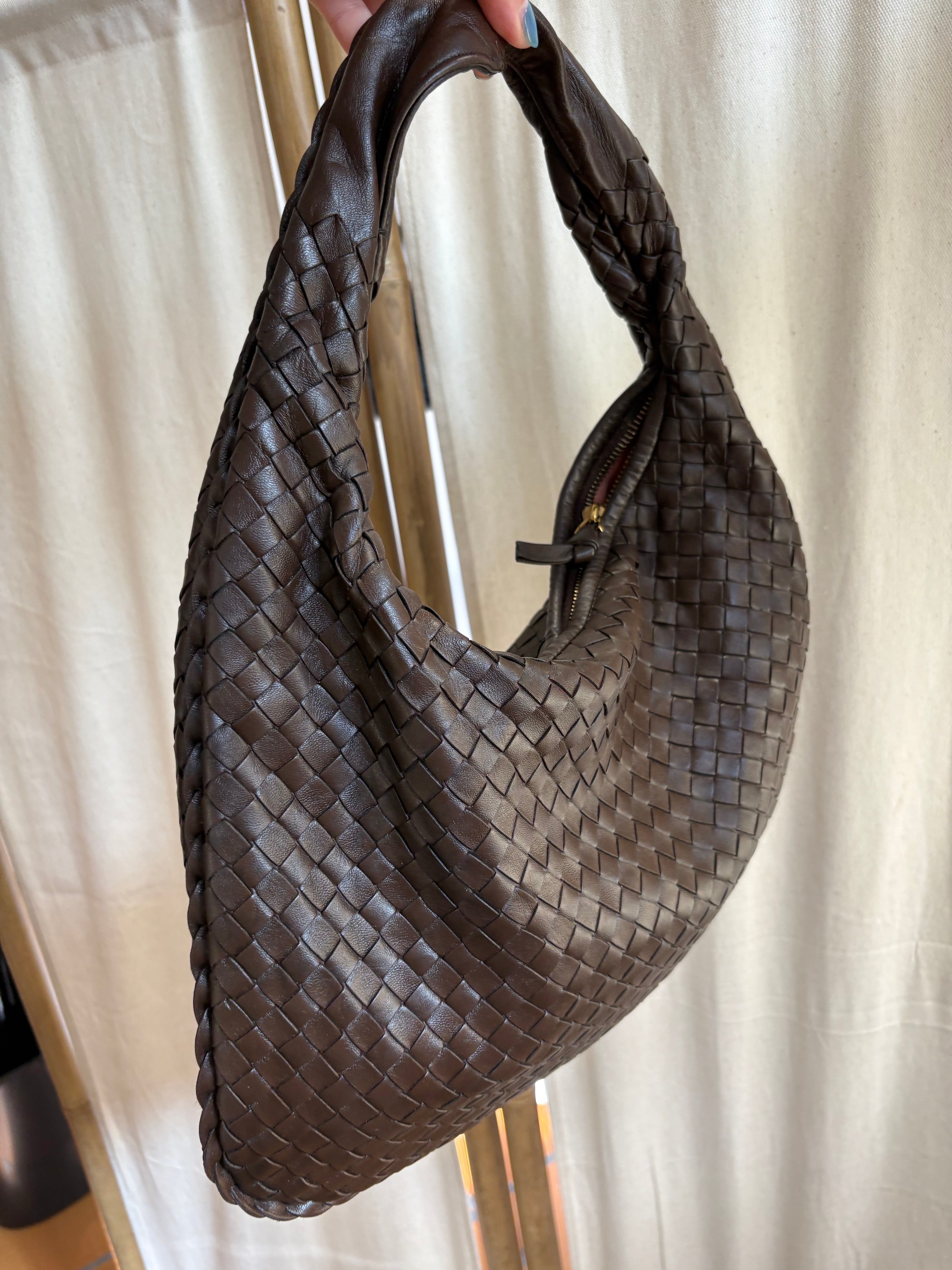 Bottega Veneta Hobo en piel Intrecciato color marrón chocolate