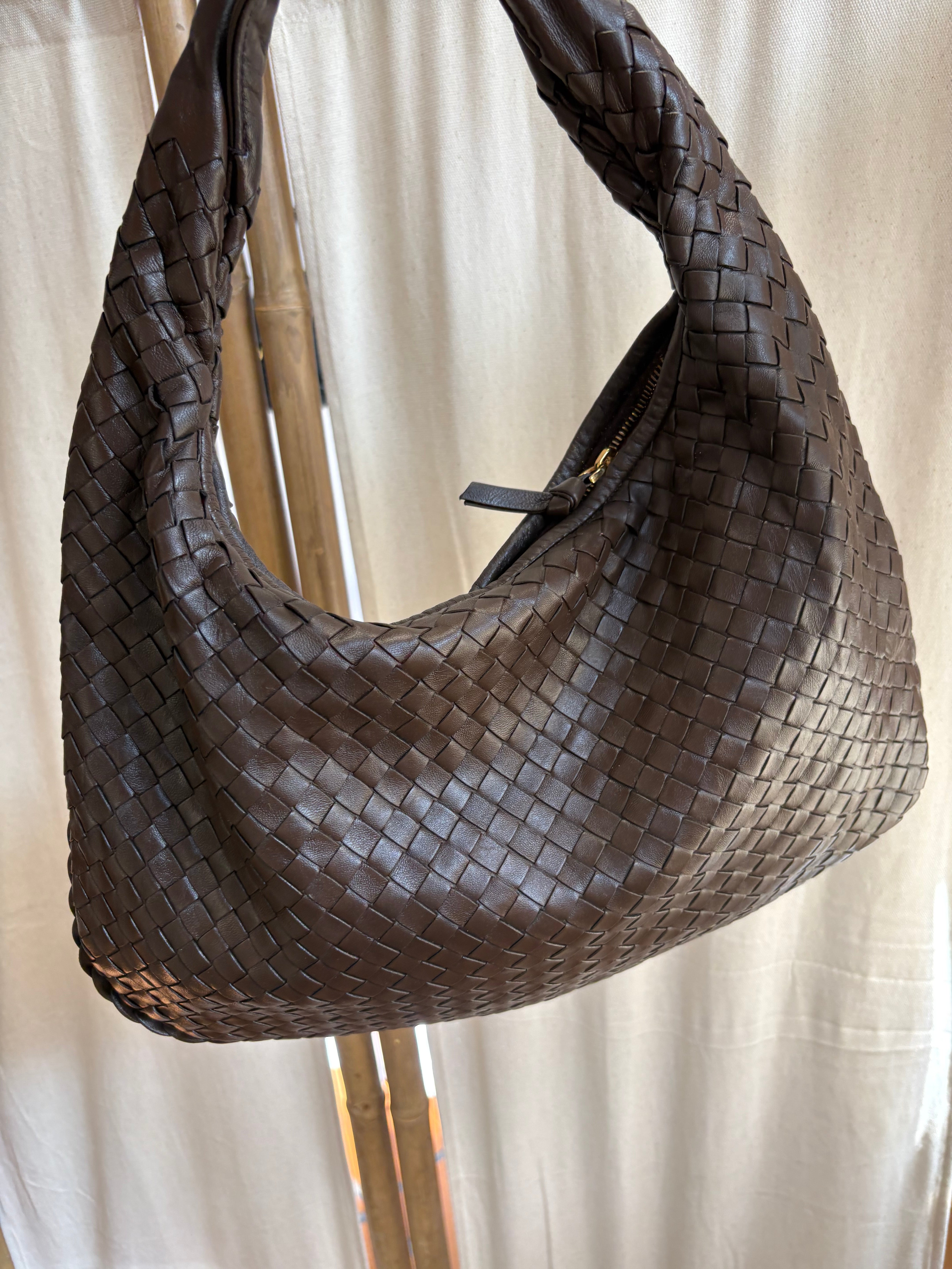 Bottega Veneta Hobo en piel Intrecciato color marrón chocolate