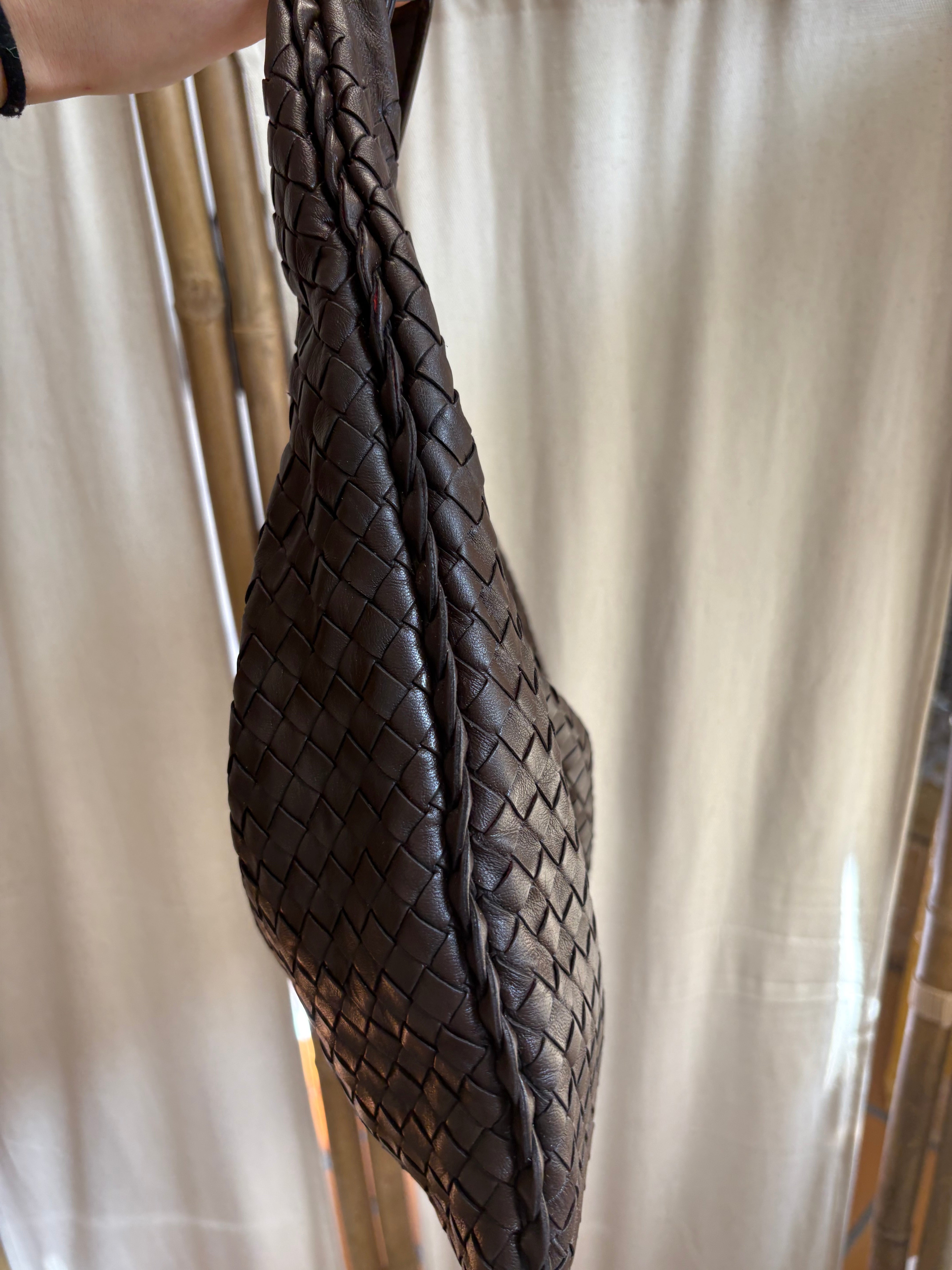 Bottega Veneta Hobo en piel Intrecciato color marrón chocolate