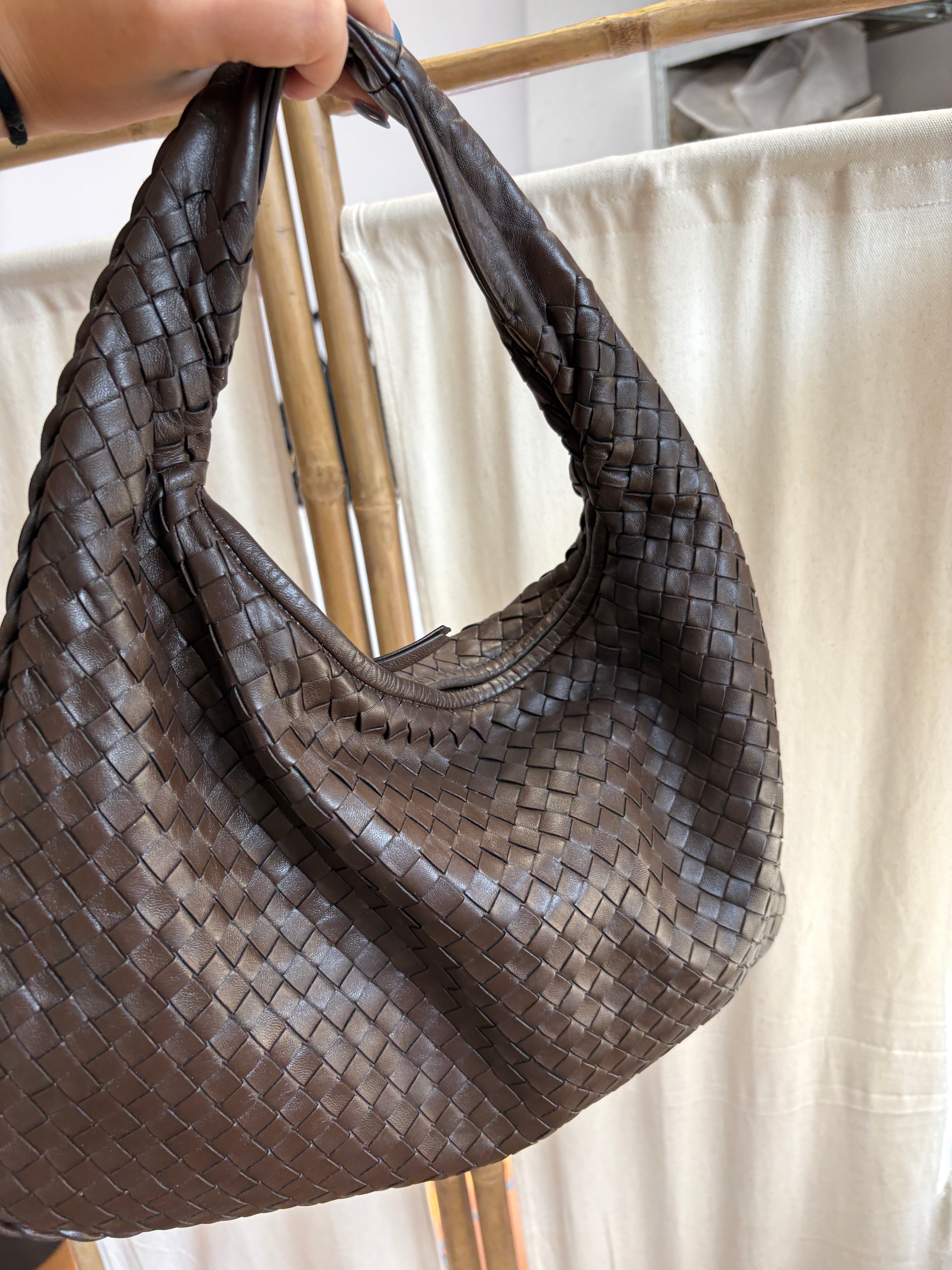 Bottega Veneta Hobo en piel Intrecciato color marrón chocolate