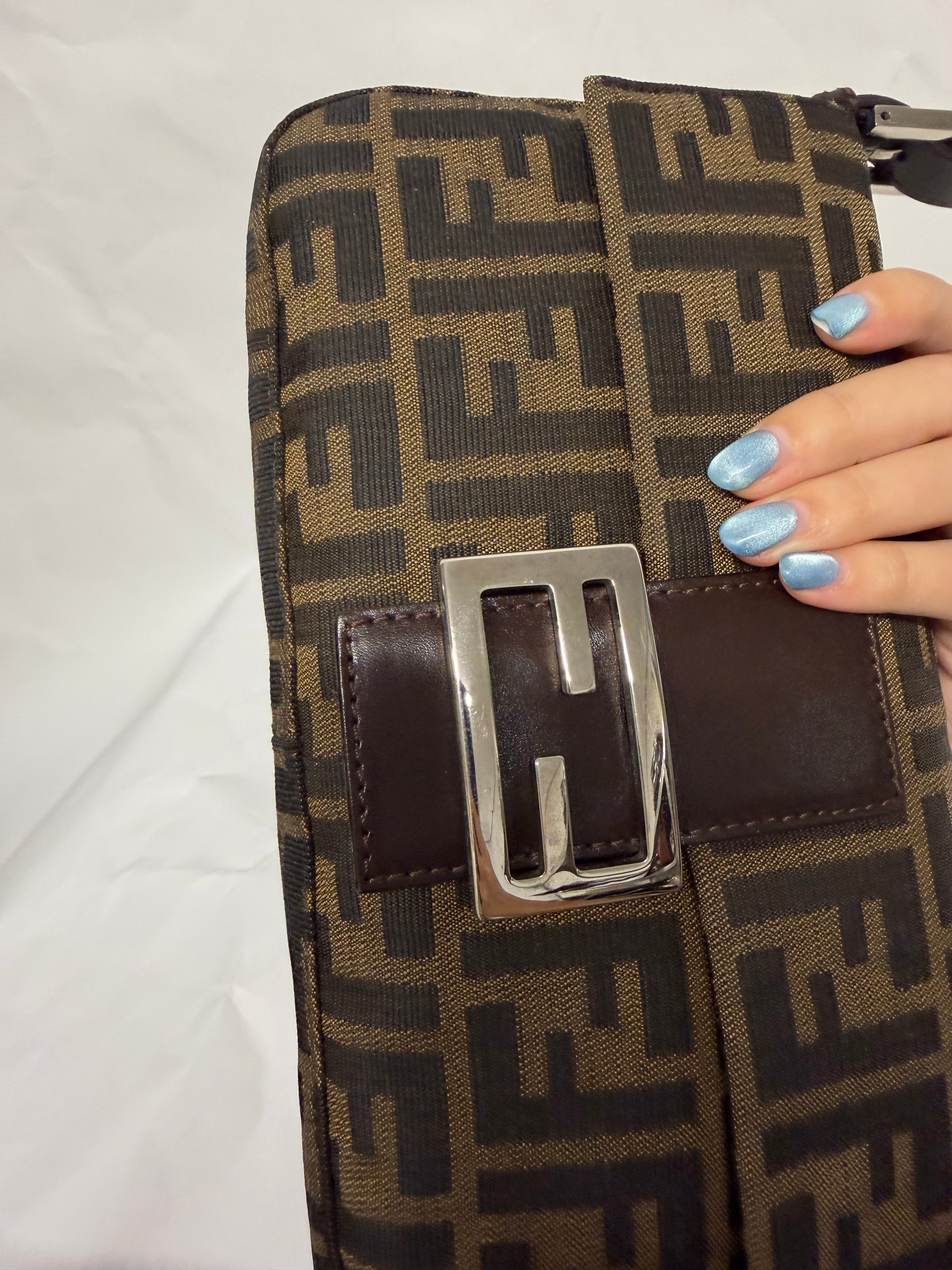 Fendi Baguette Zucca FF Marrón clasico