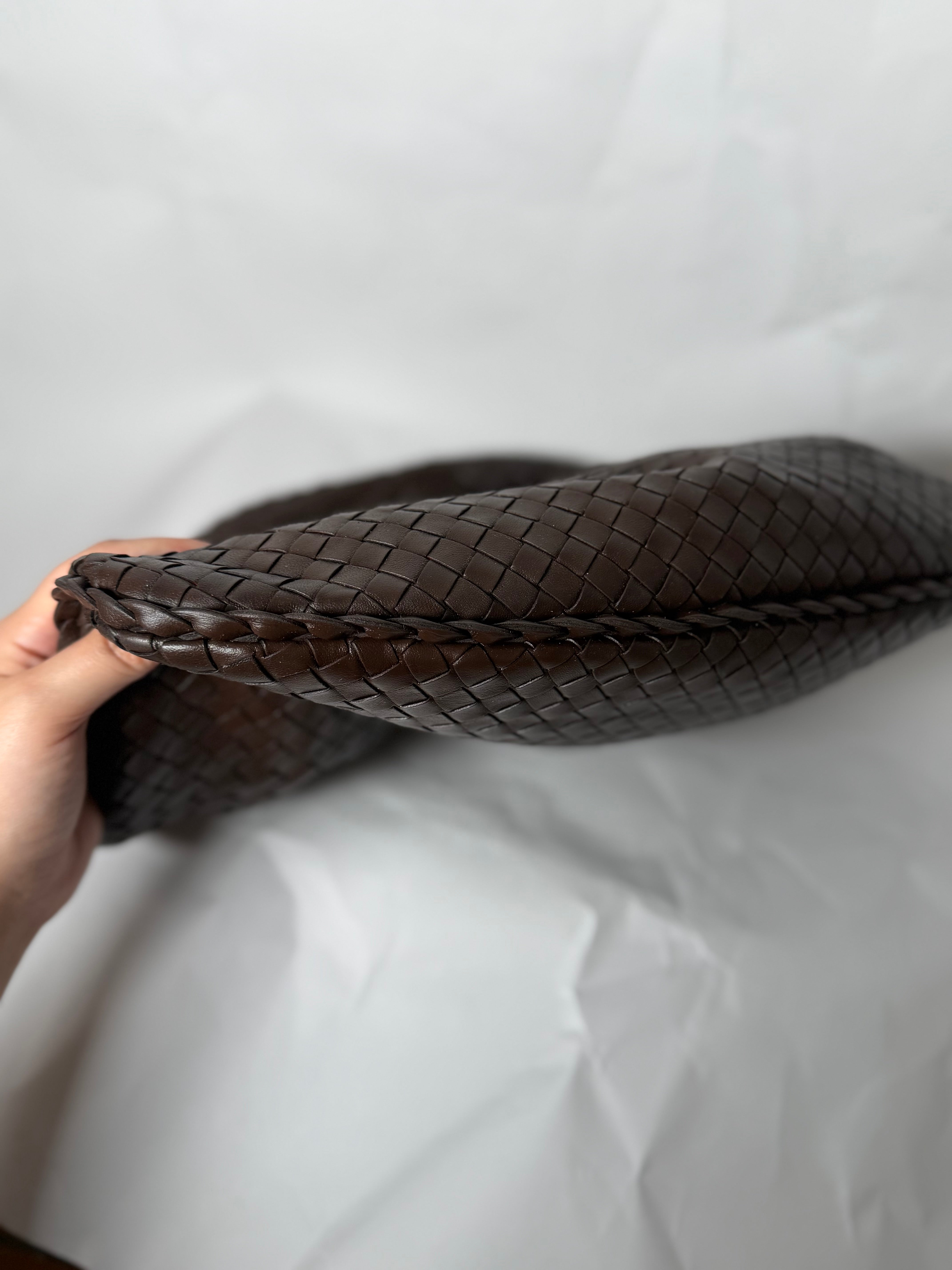 Bottega Veneta Hobo en piel Intrecciato color marrón chocolate