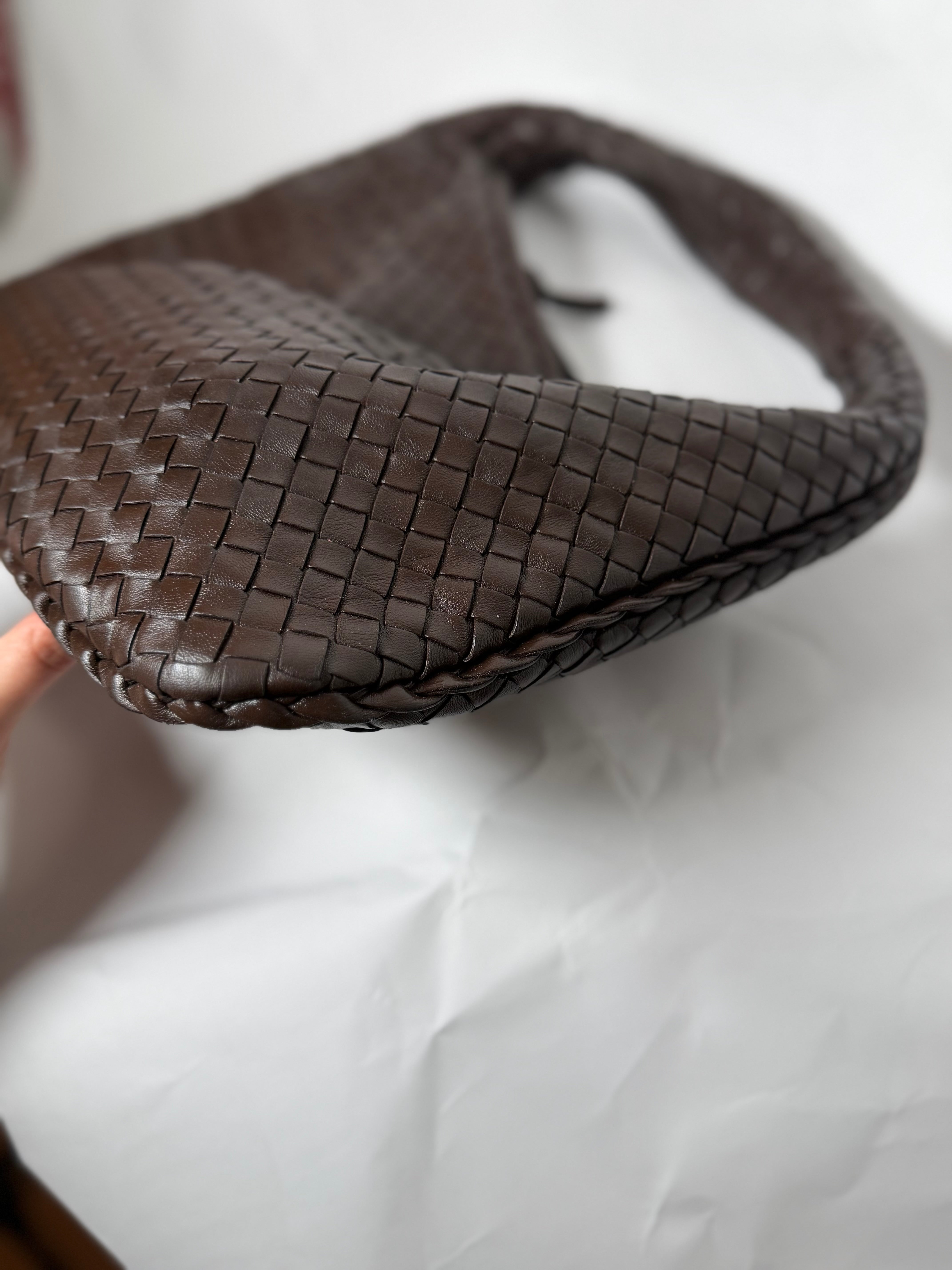 Bottega Veneta Hobo en piel Intrecciato color marrón chocolate