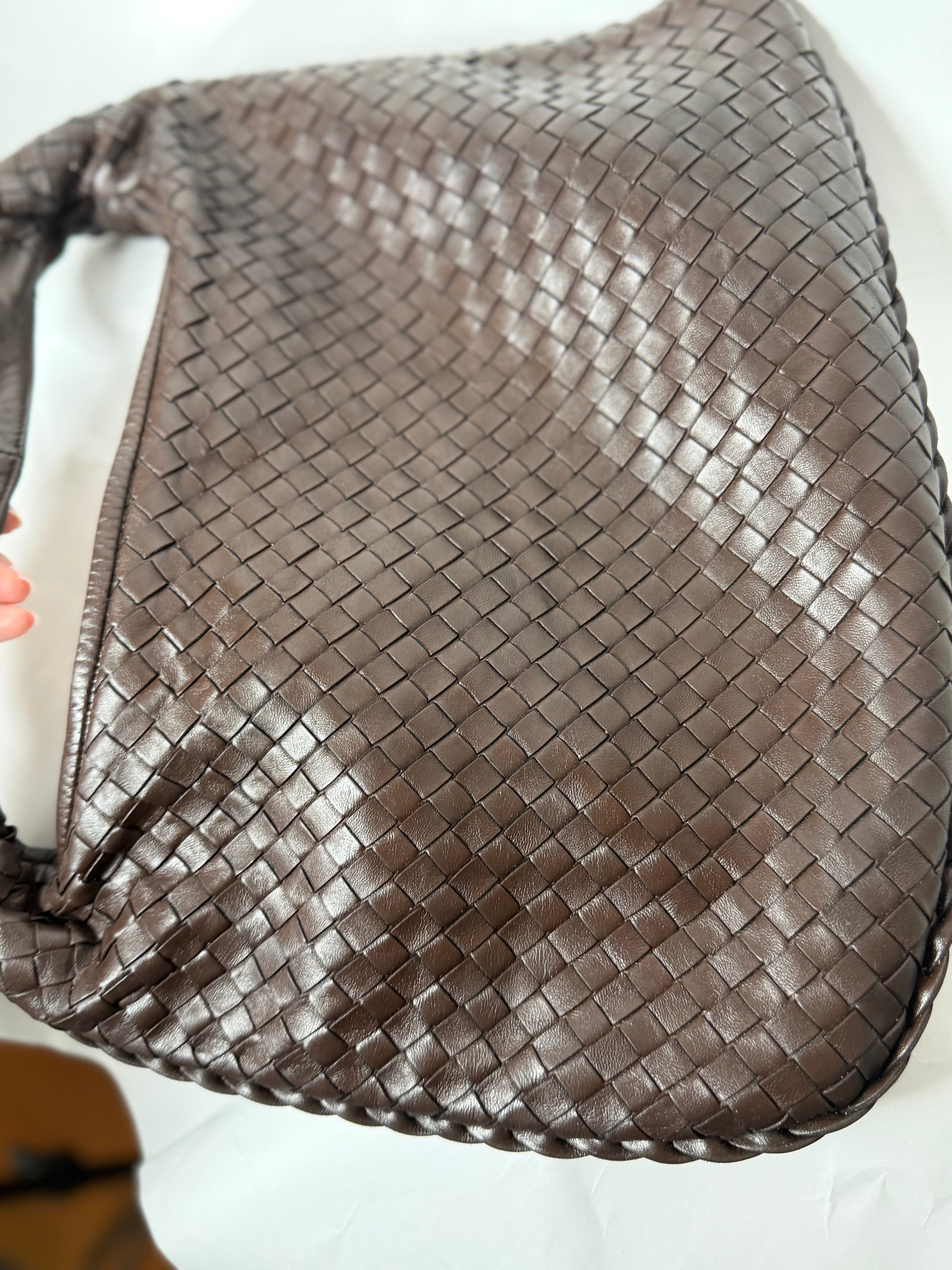 Bottega Veneta Hobo en piel Intrecciato color marrón chocolate