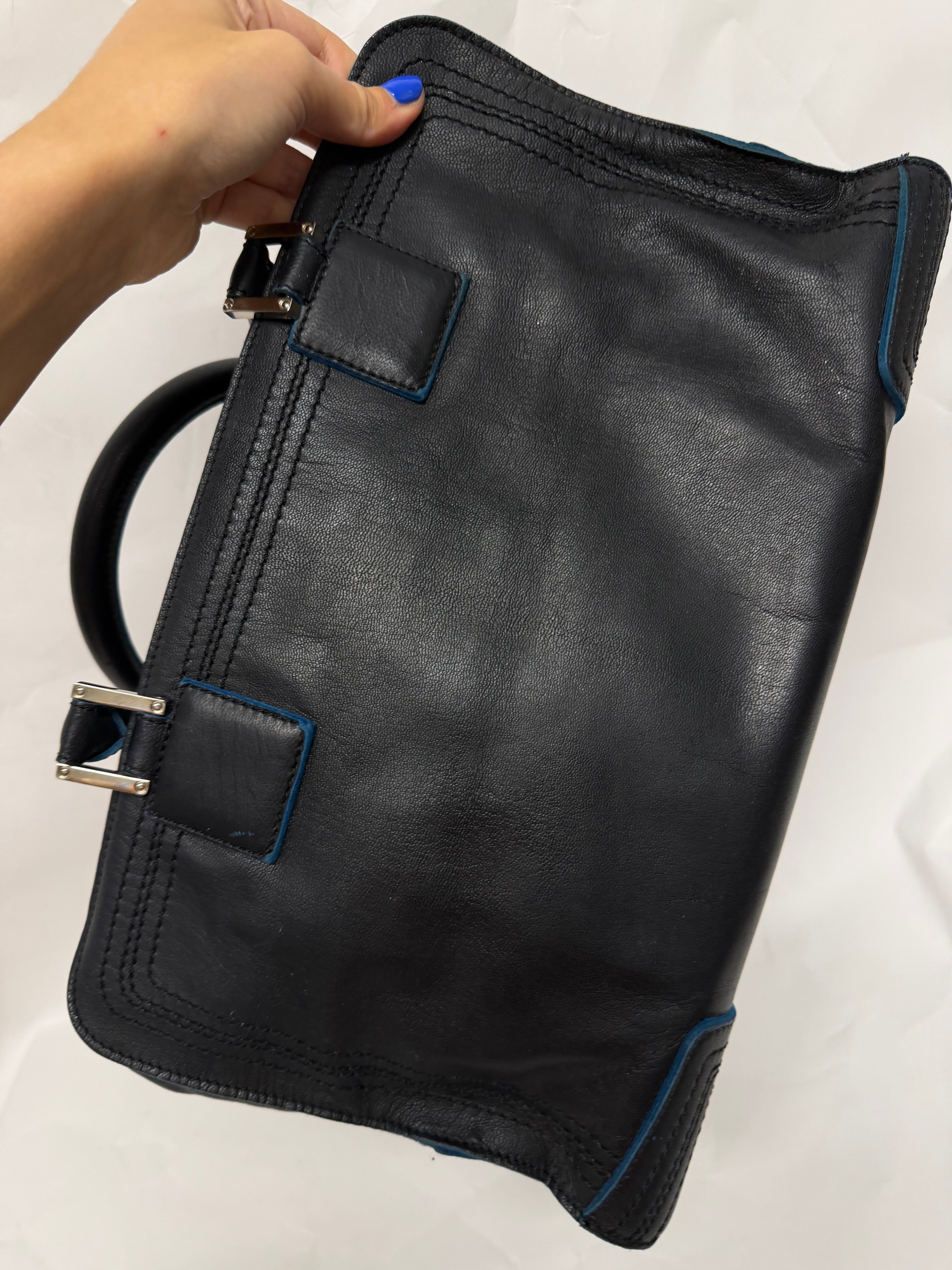 Loewe Amazona 36 Piel Negra y edición especial azul