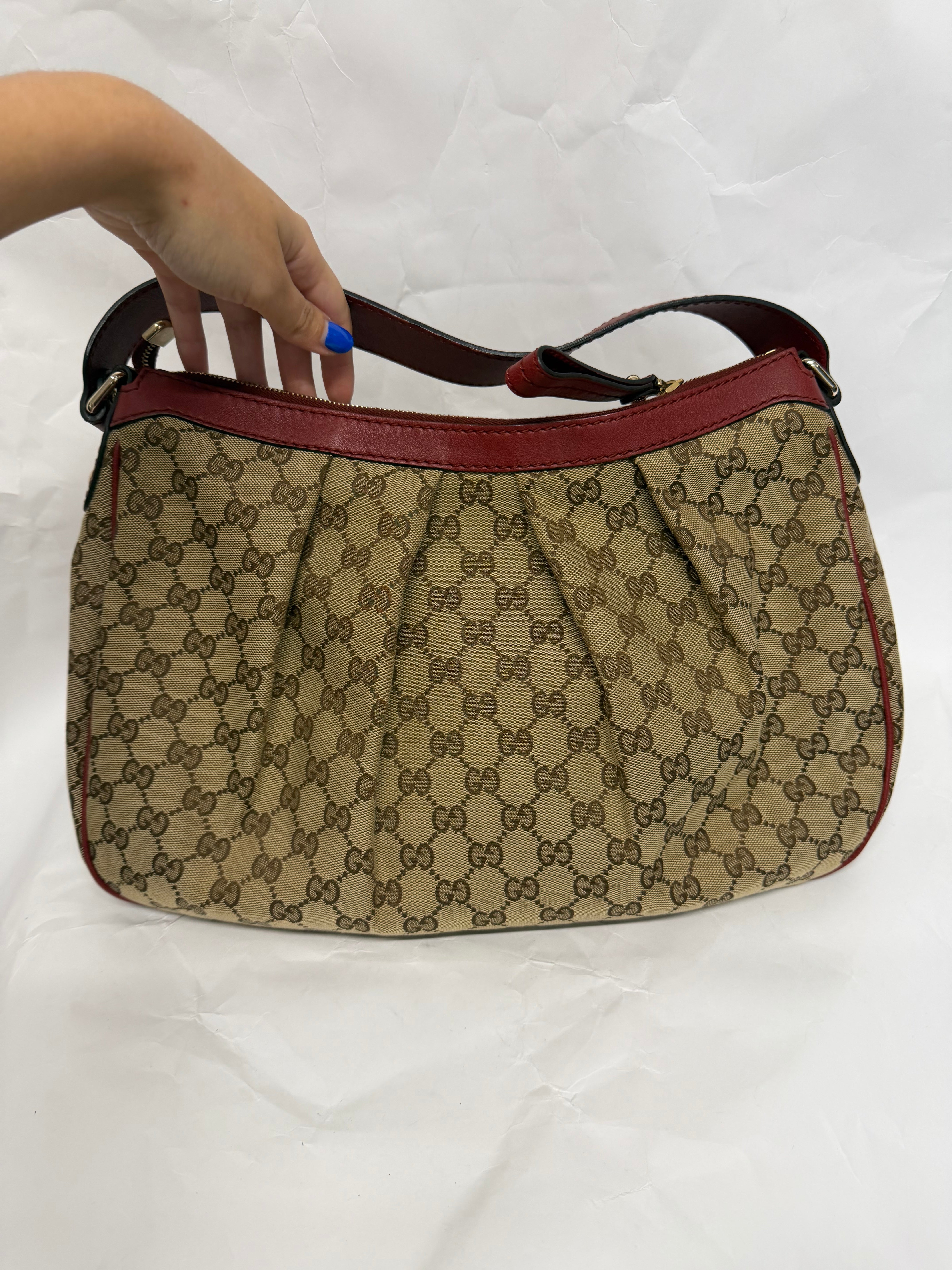 Gucci Sukey GG Canvas Shoulder Bag | Cuero Rojo